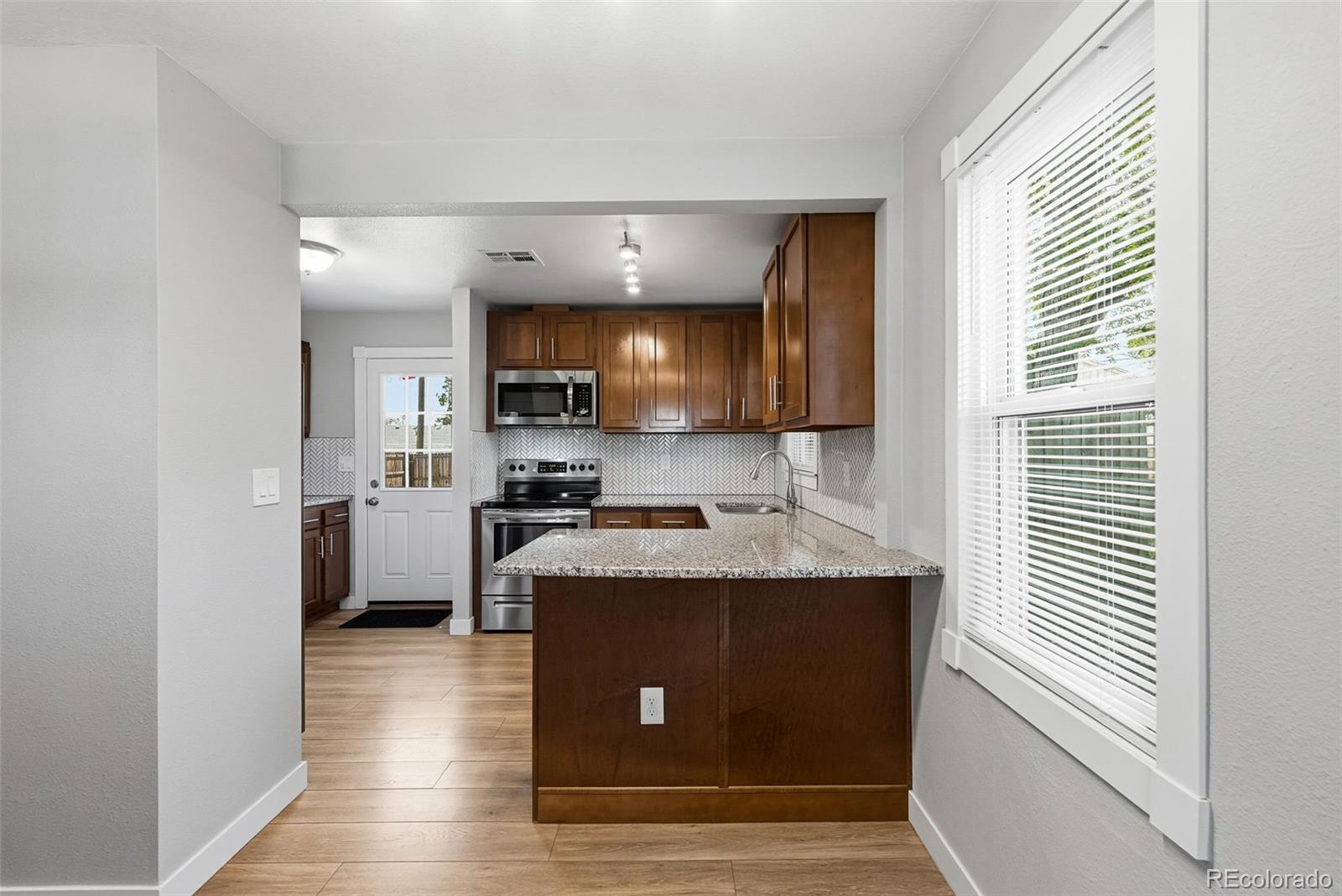 MLS Image #10 for 3710 n madison street,denver, Colorado