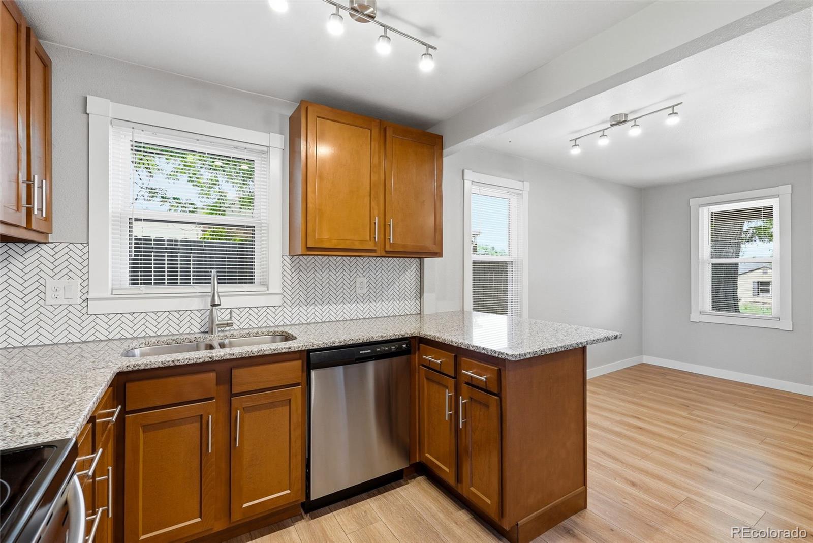 MLS Image #14 for 3710 n madison street,denver, Colorado