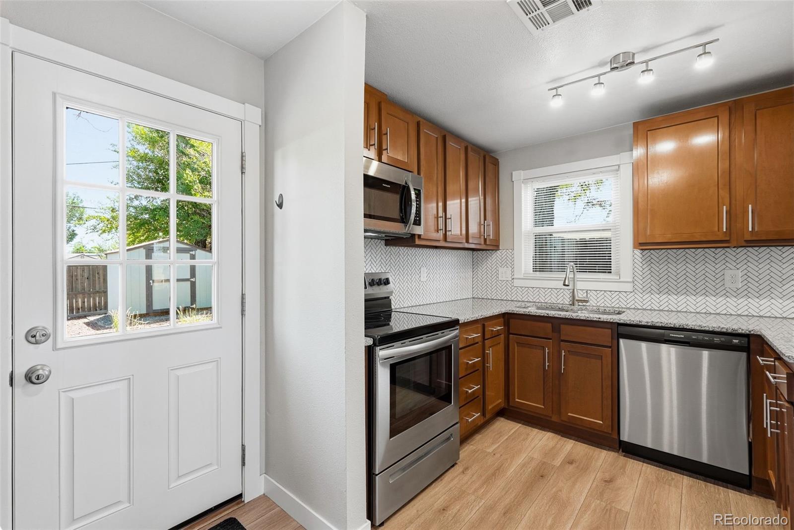 MLS Image #18 for 3710 n madison street,denver, Colorado