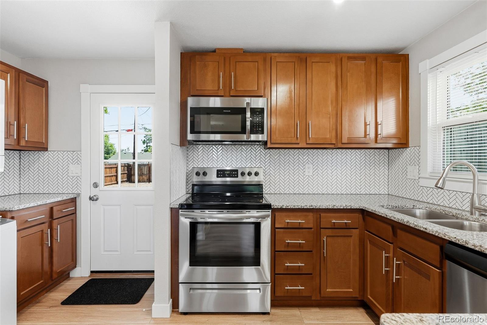 MLS Image #19 for 3710 n madison street,denver, Colorado