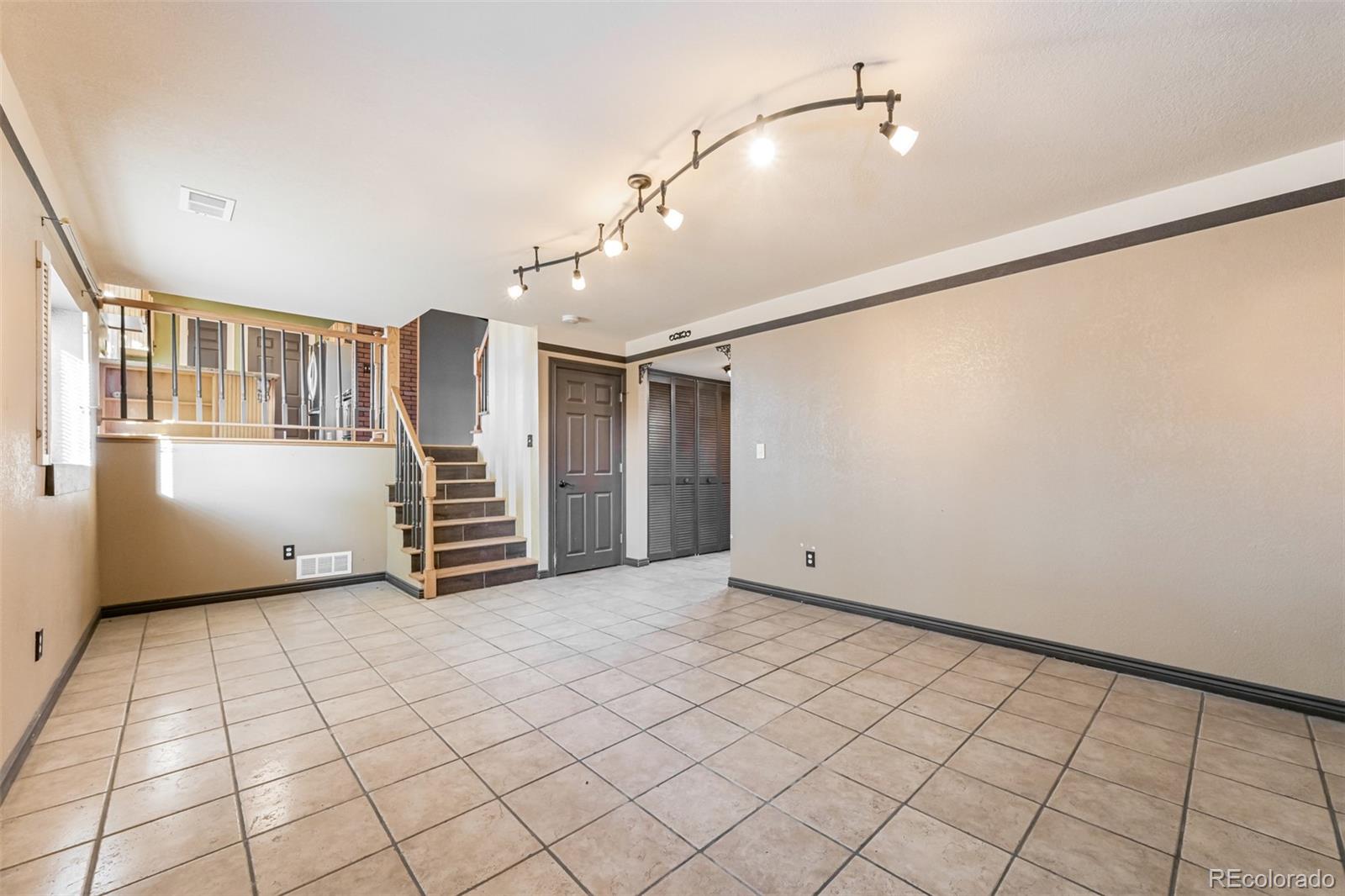 MLS Image #10 for 21041 e ida avenue,aurora, Colorado