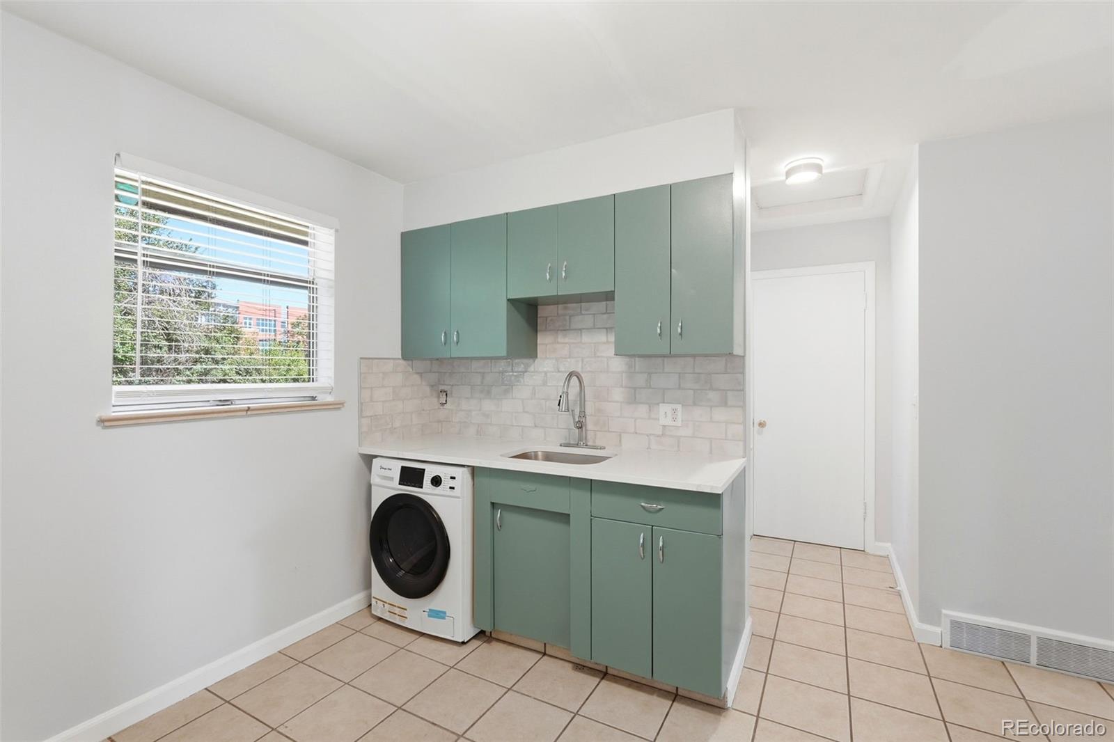 MLS Image #10 for 2688 s acoma street,denver, Colorado