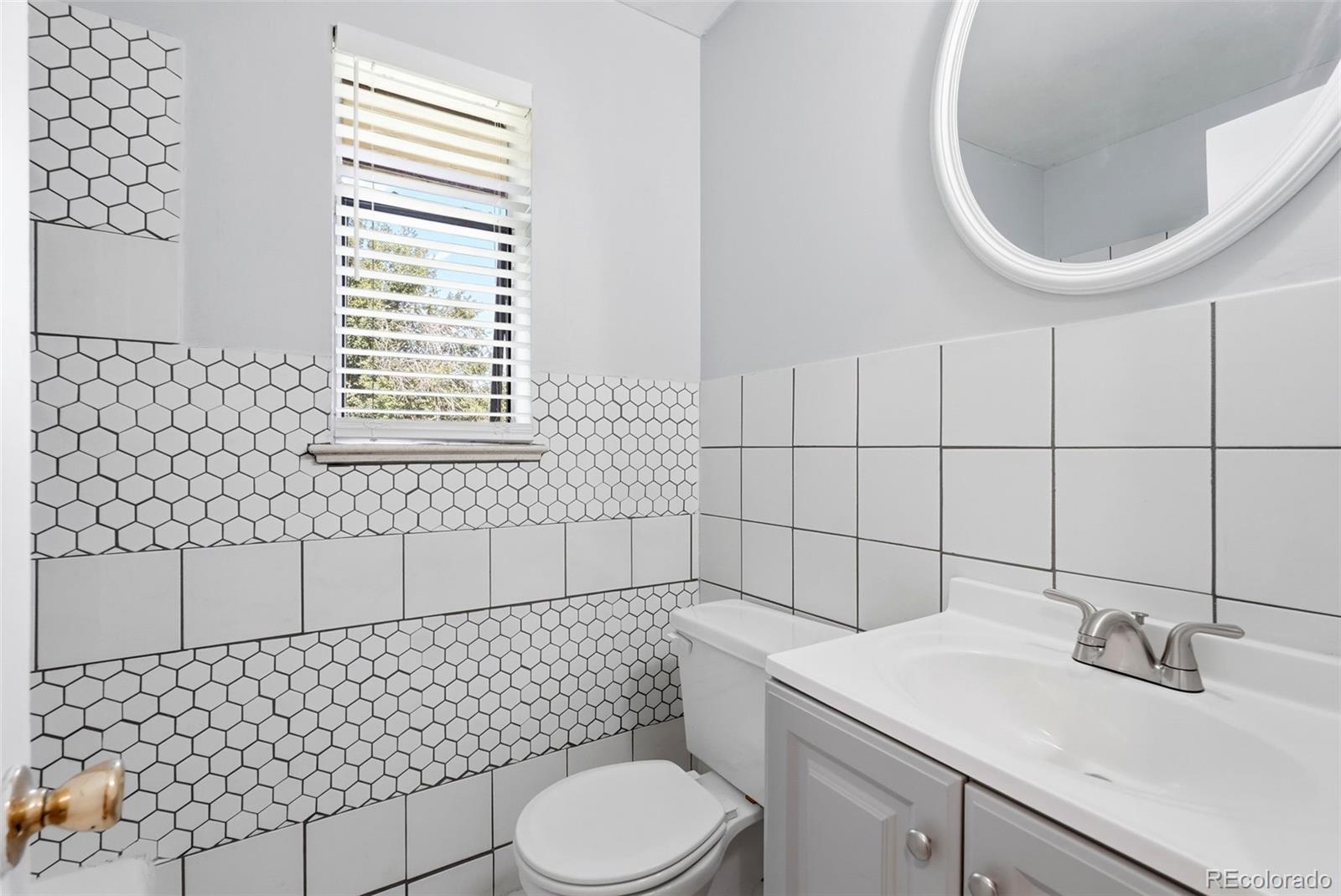 MLS Image #18 for 2688 s acoma street,denver, Colorado