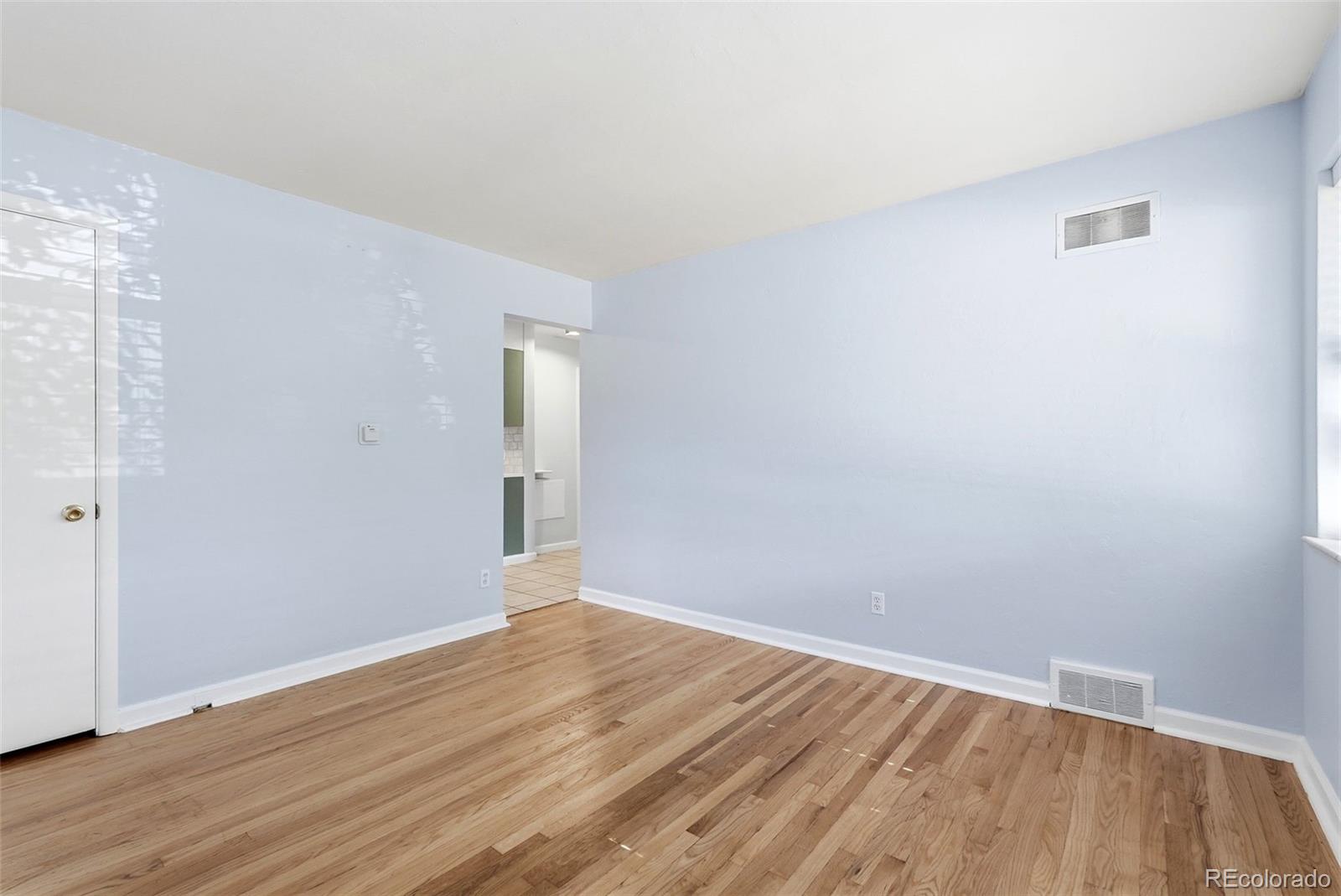MLS Image #4 for 2688 s acoma street,denver, Colorado