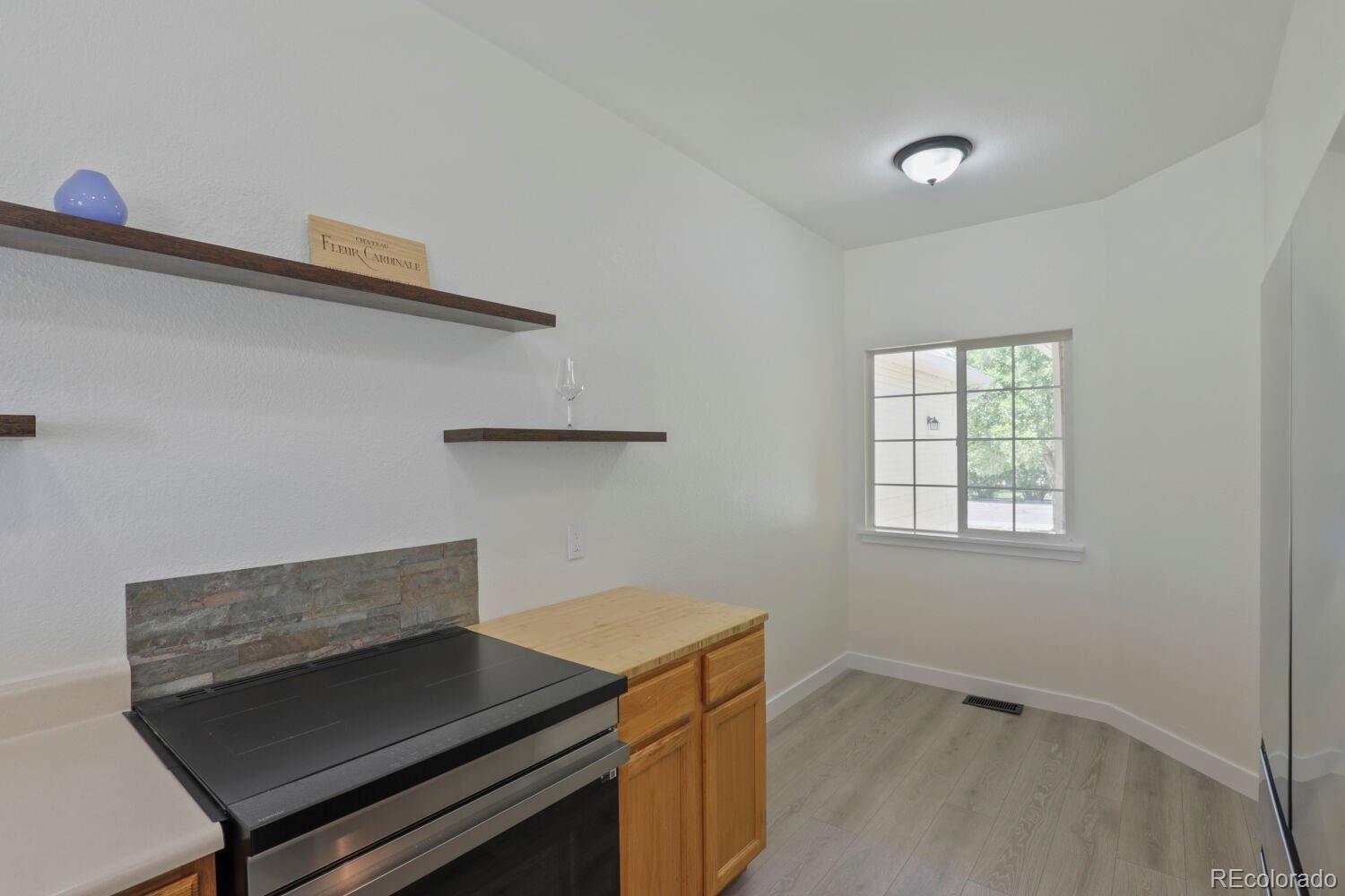 MLS Image #5 for 12343 e 2nd drive,aurora, Colorado