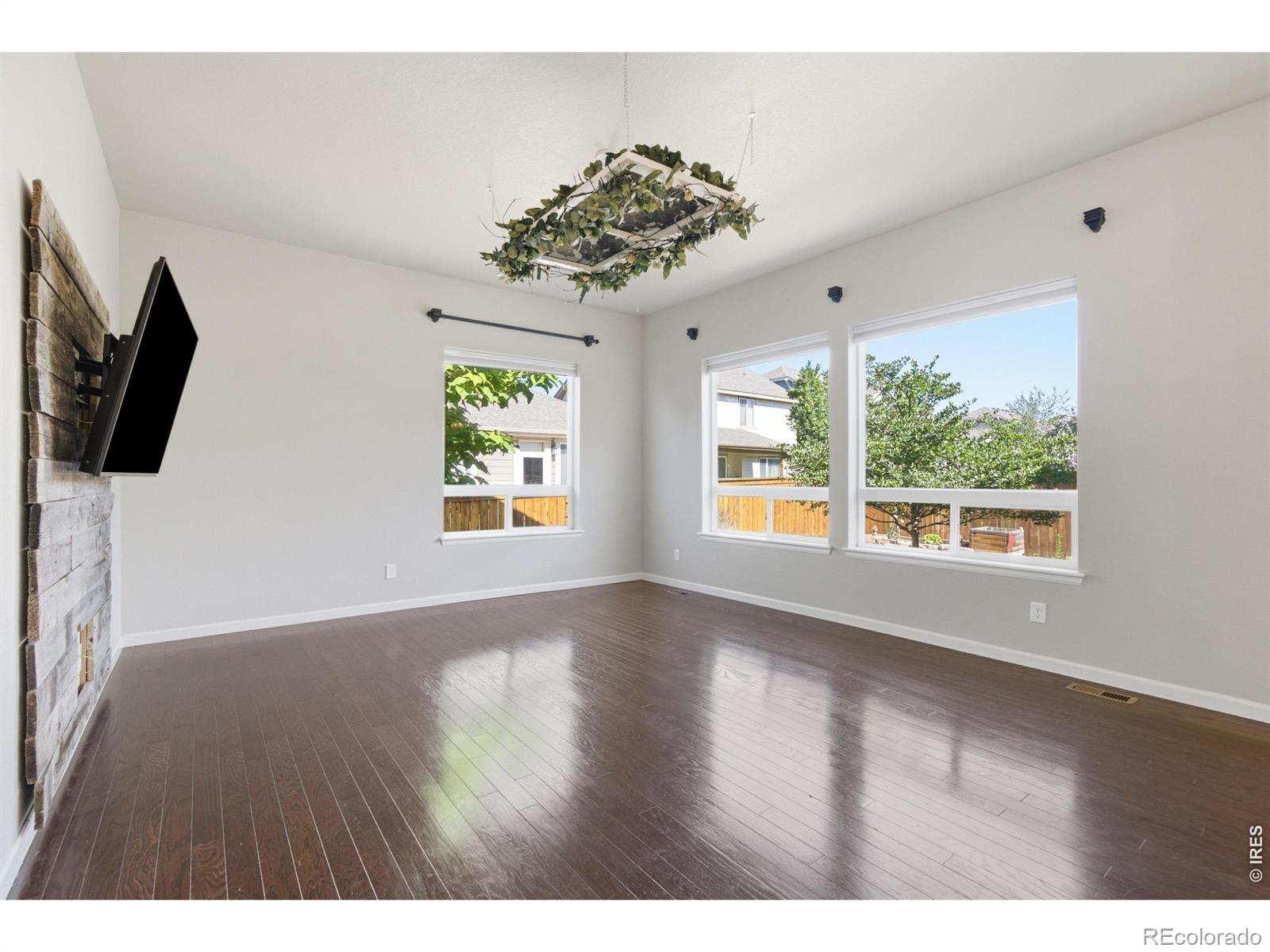 MLS Image #3 for 882  jenny lane,berthoud, Colorado