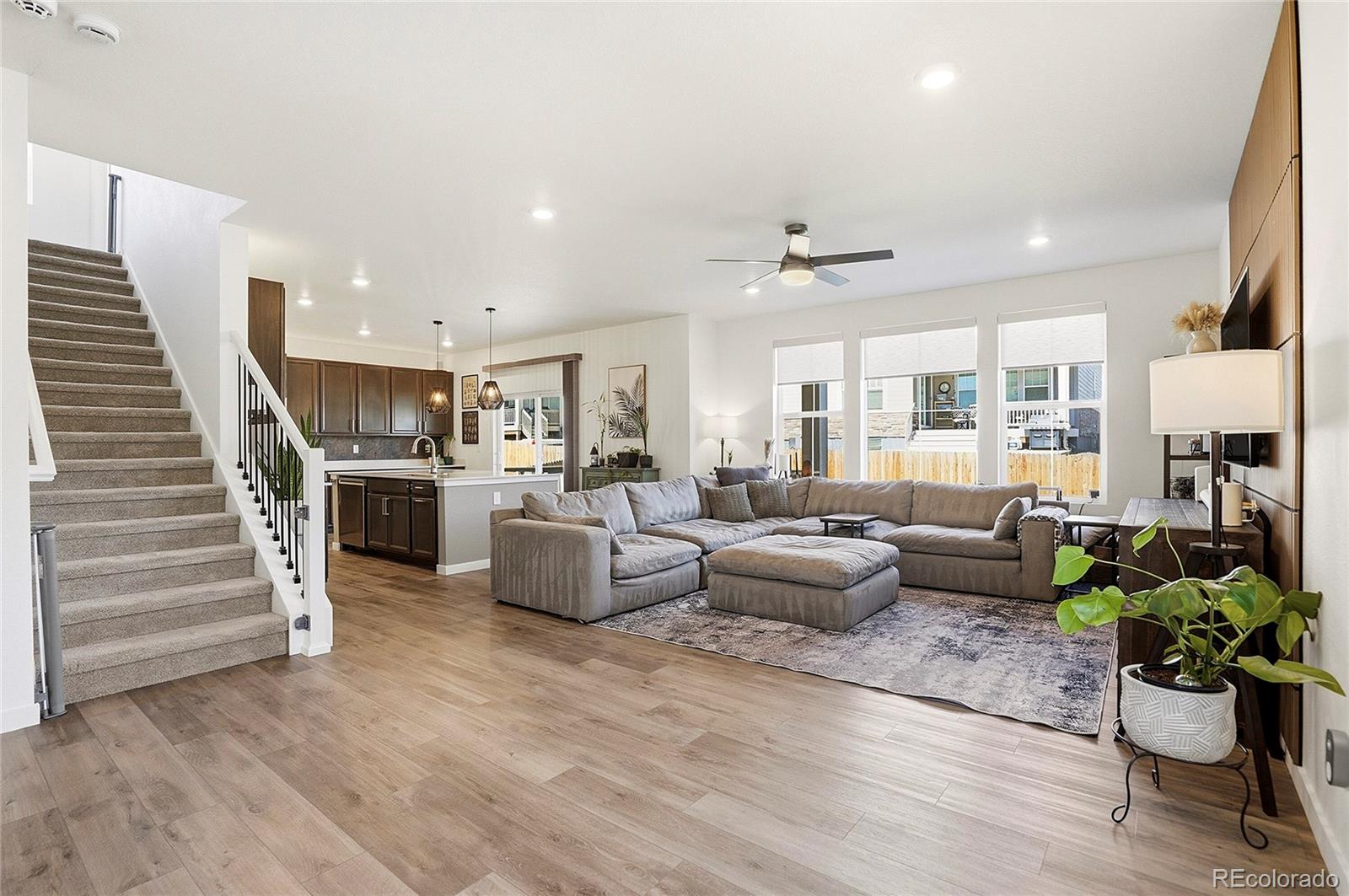 MLS Image #10 for 855 s elk way,aurora, Colorado