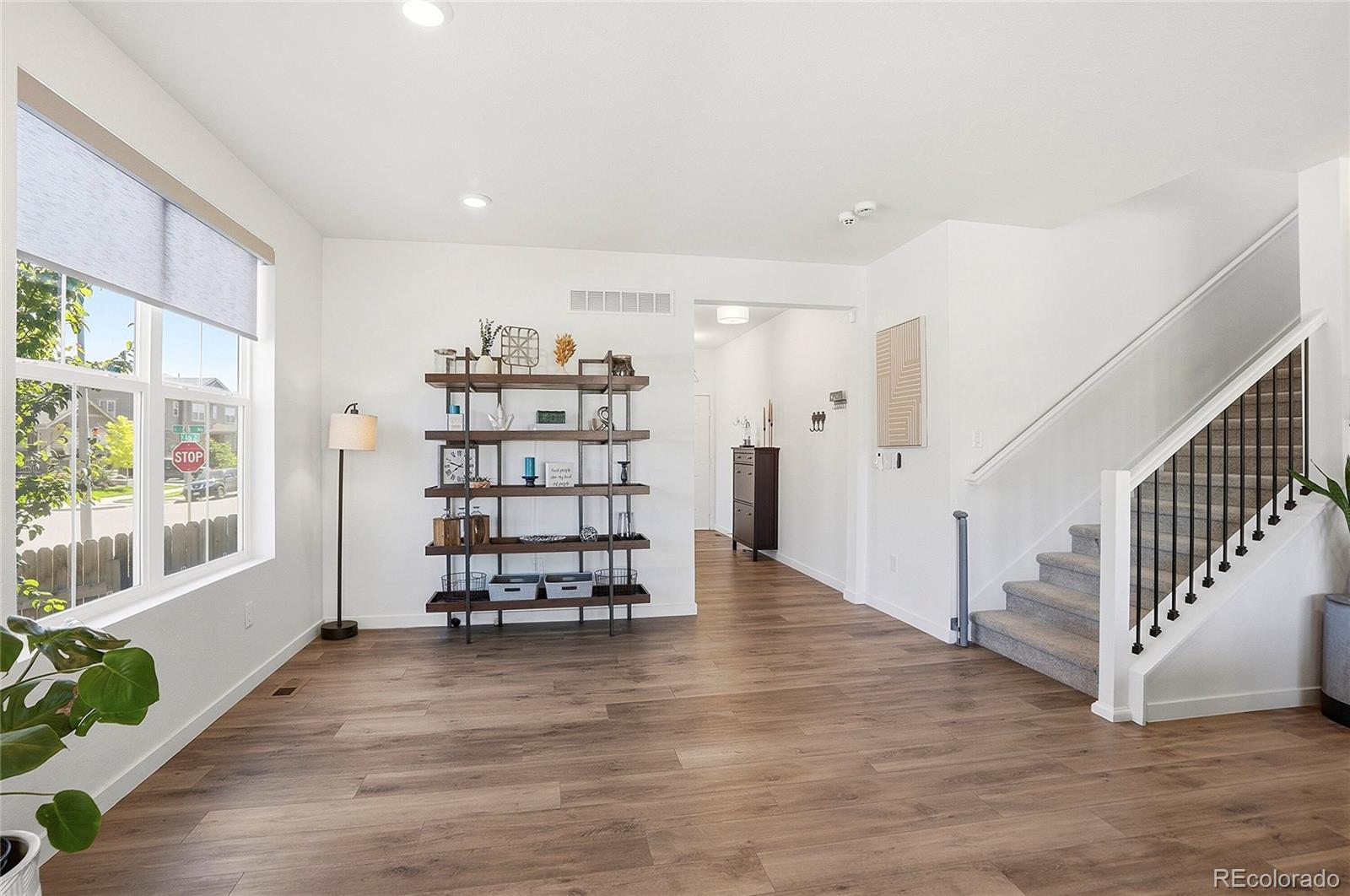 MLS Image #11 for 855 s elk way,aurora, Colorado