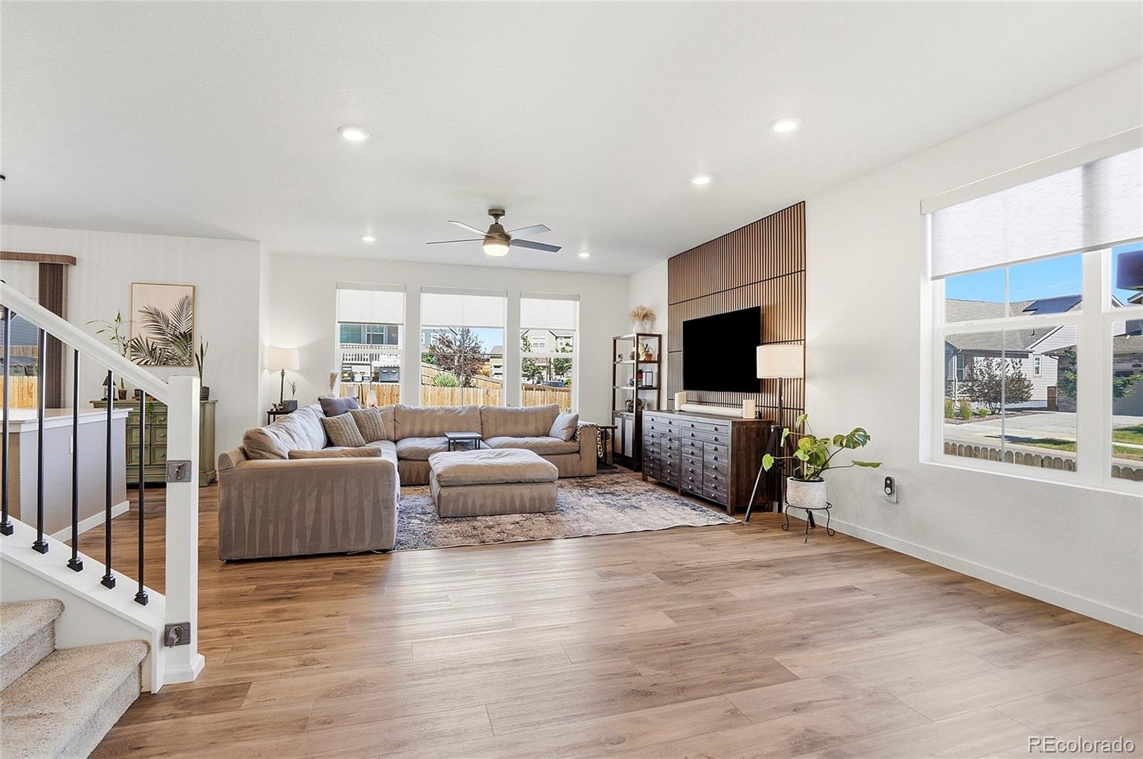 MLS Image #12 for 855 s elk way,aurora, Colorado