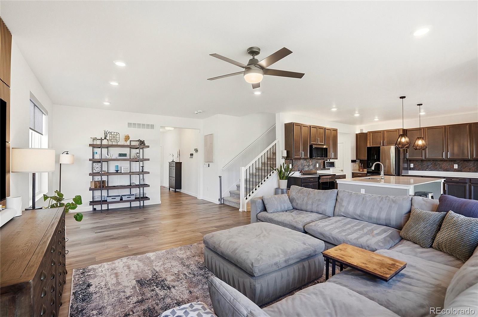 MLS Image #14 for 855 s elk way,aurora, Colorado