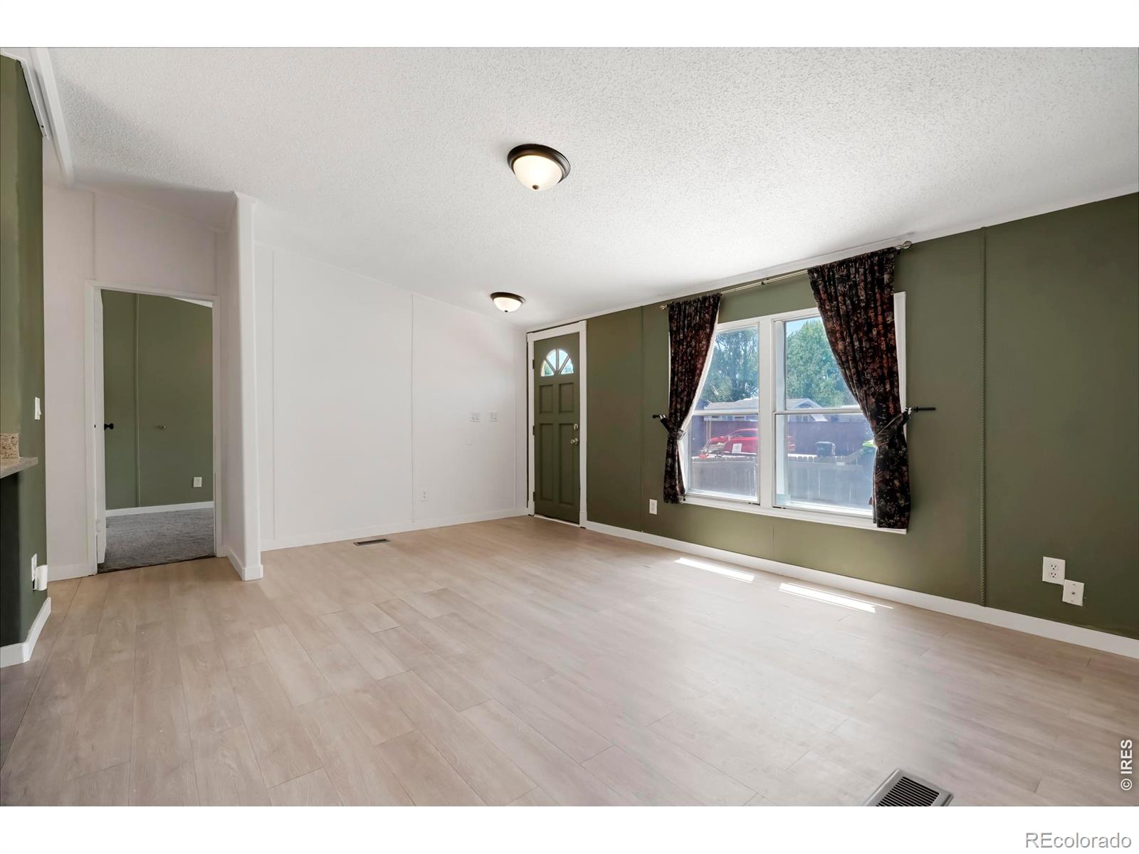 MLS Image #4 for 8451  madison way,denver, Colorado
