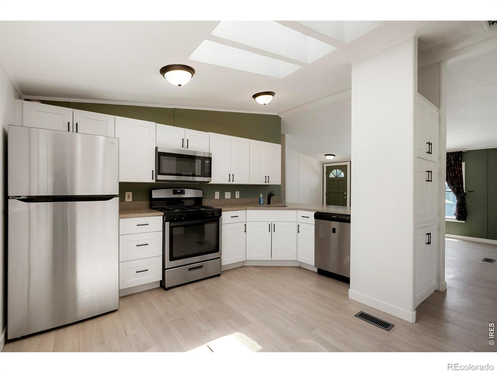 MLS Image #5 for 8451  madison way,denver, Colorado