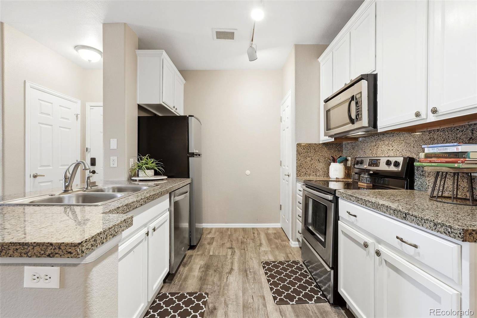 MLS Image #10 for 2705 s danube way,aurora, Colorado