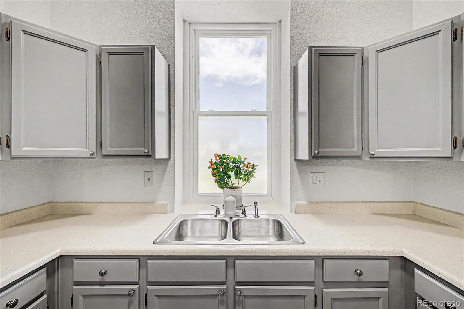 MLS Image #13 for 21584 e powers place,aurora, Colorado