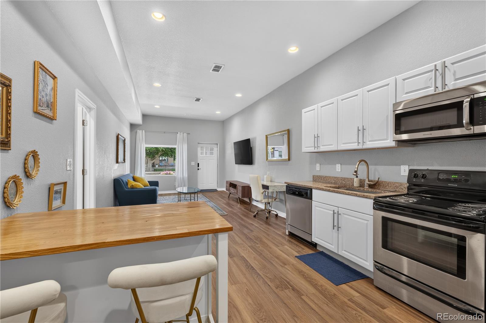 MLS Image #10 for 3817 n franklin street ,denver, Colorado