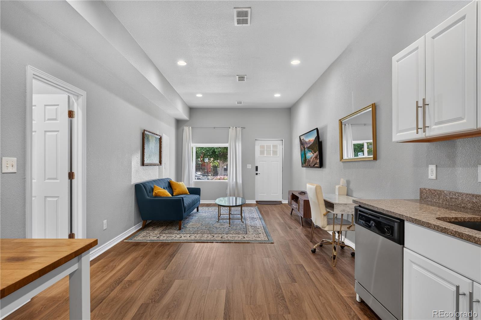 MLS Image #11 for 3817 n franklin street ,denver, Colorado