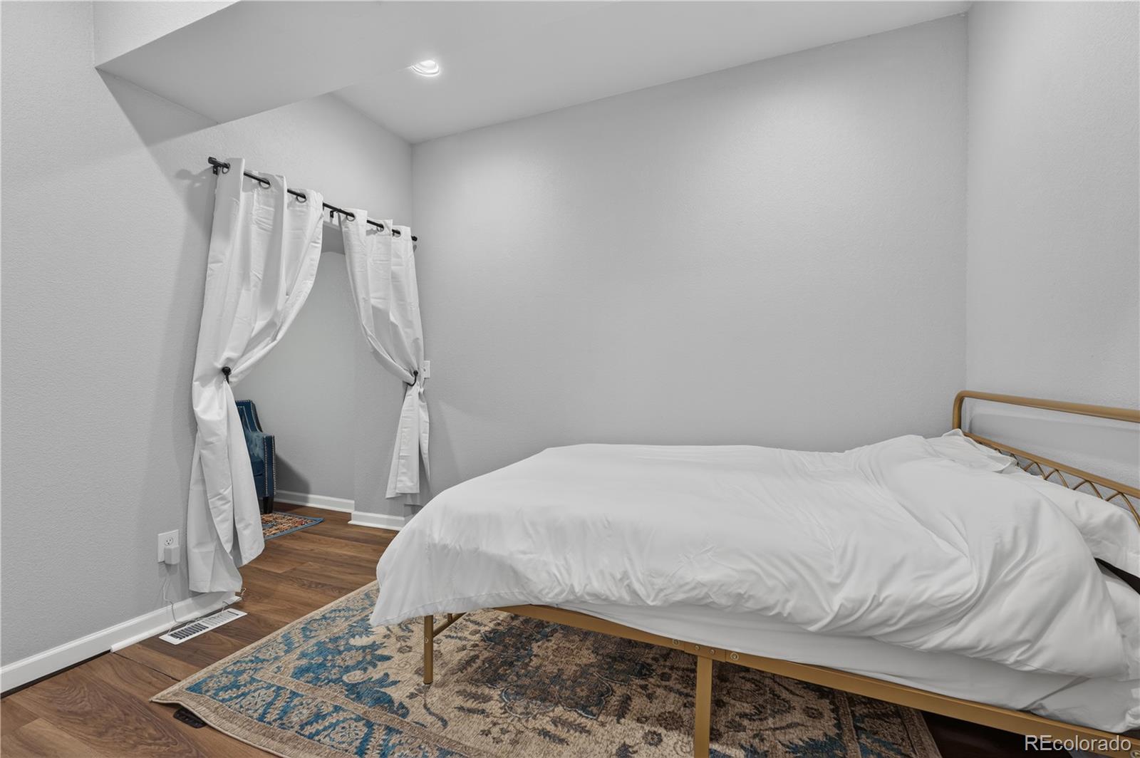 MLS Image #16 for 3817 n franklin street ,denver, Colorado