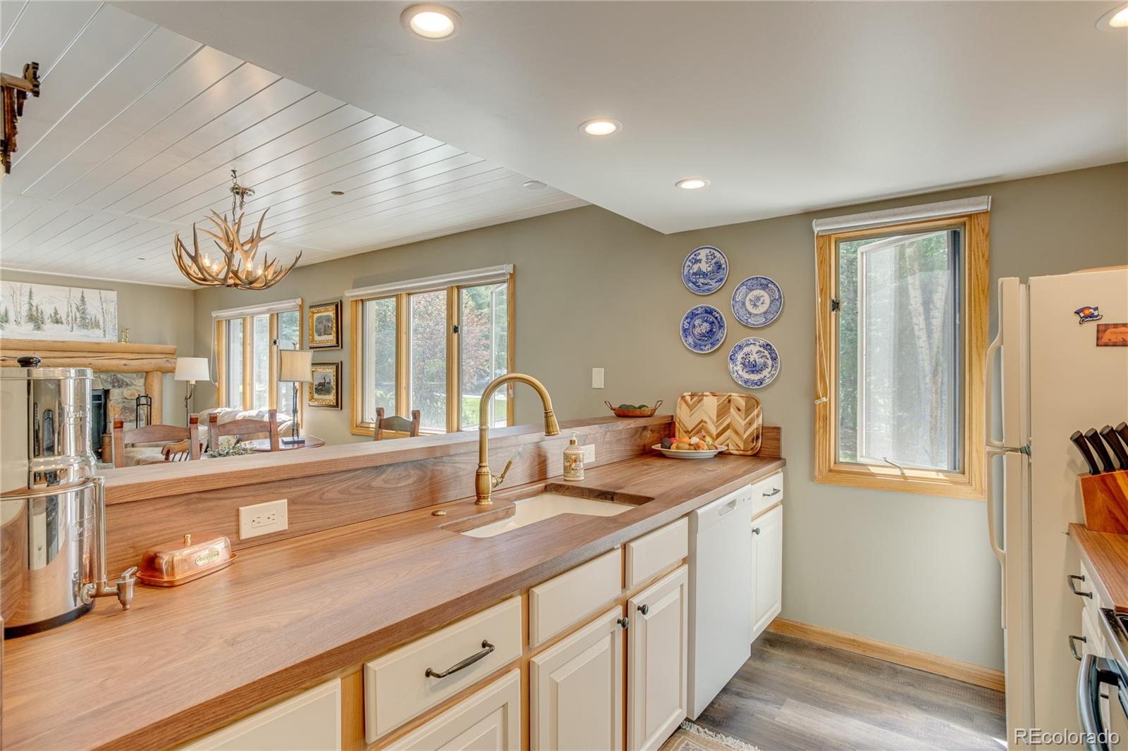MLS Image #12 for 1206  village road,avon, Colorado