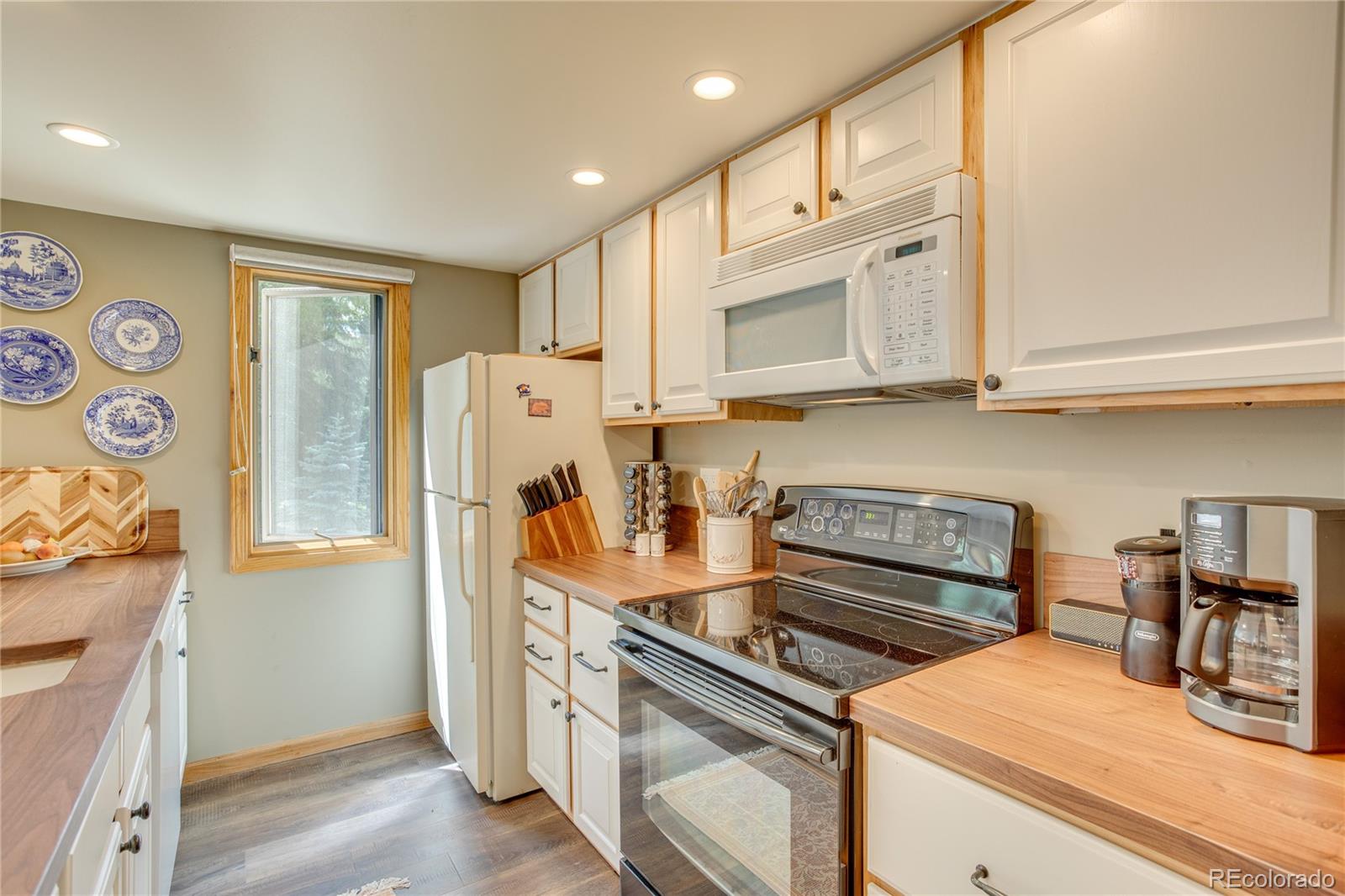 MLS Image #14 for 1206  village road,avon, Colorado