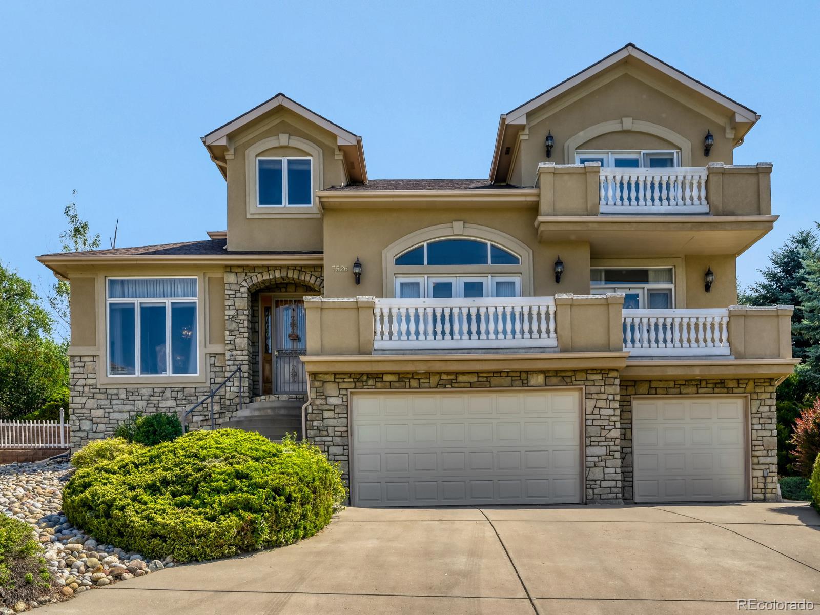 MLS Image #3 for 7526  routt lane,arvada, Colorado
