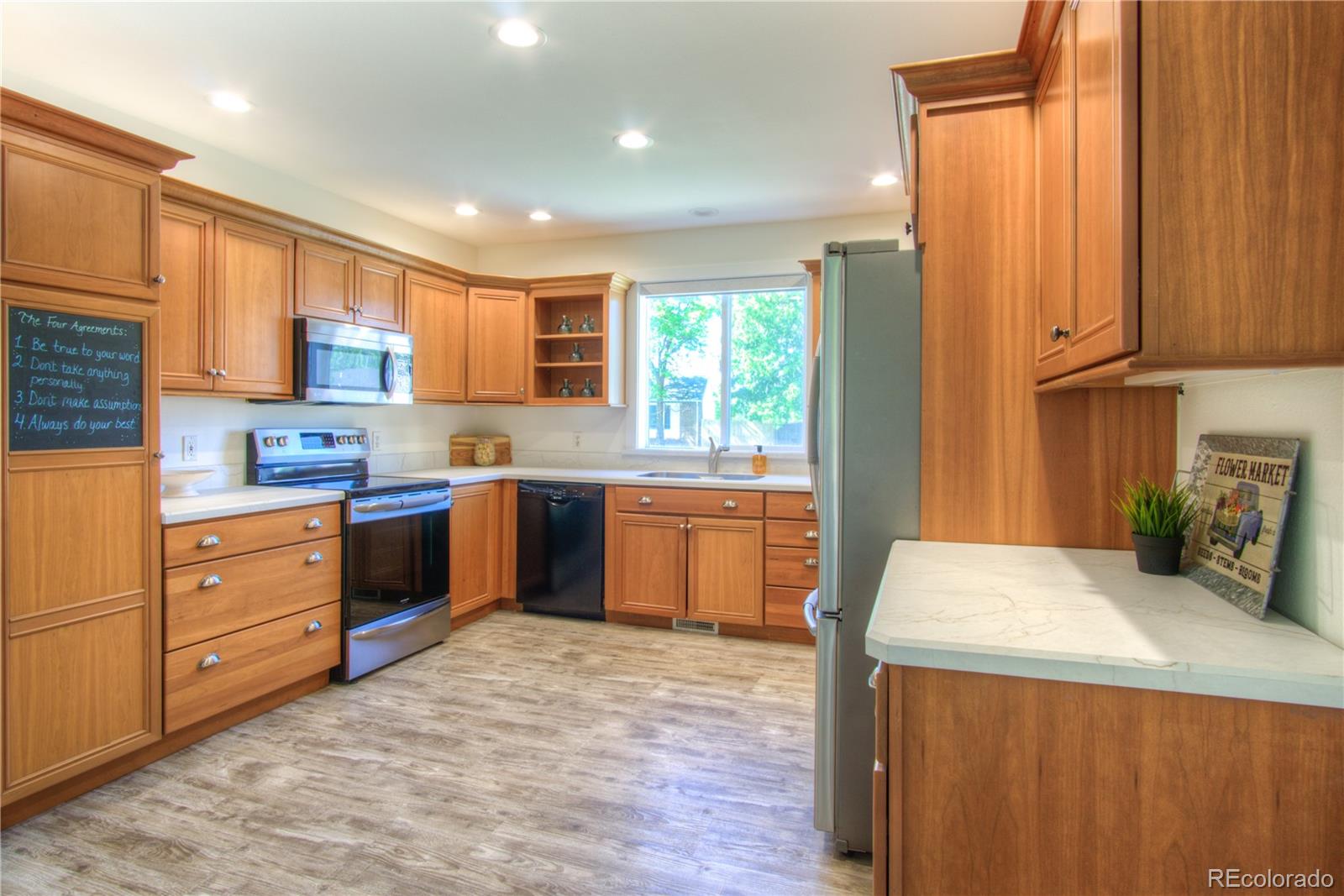 MLS Image #6 for 8707 w glasgow place,littleton, Colorado