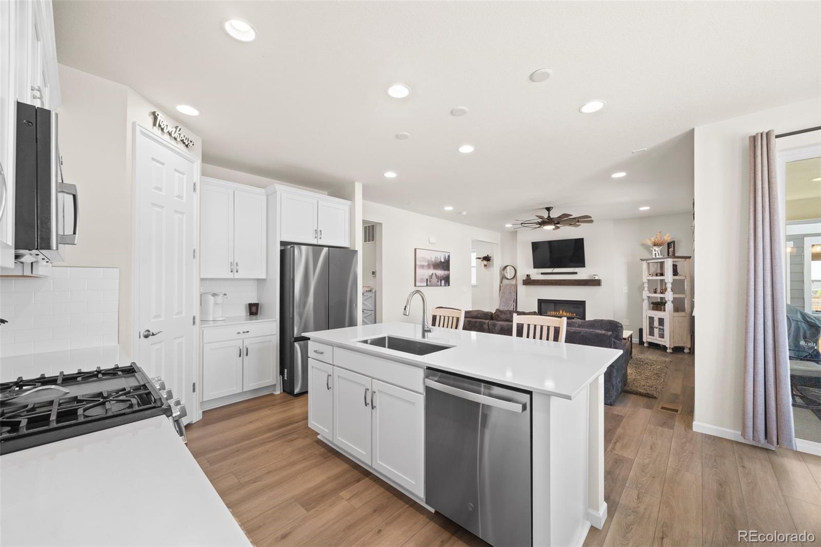 MLS Image #13 for 9239  uravan court,commerce city, Colorado