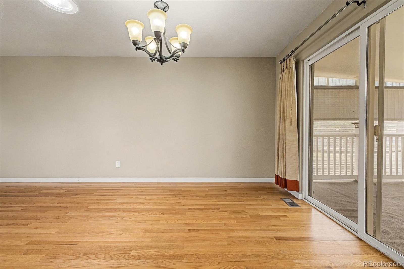 MLS Image #10 for 1526 s fraser way,aurora, Colorado