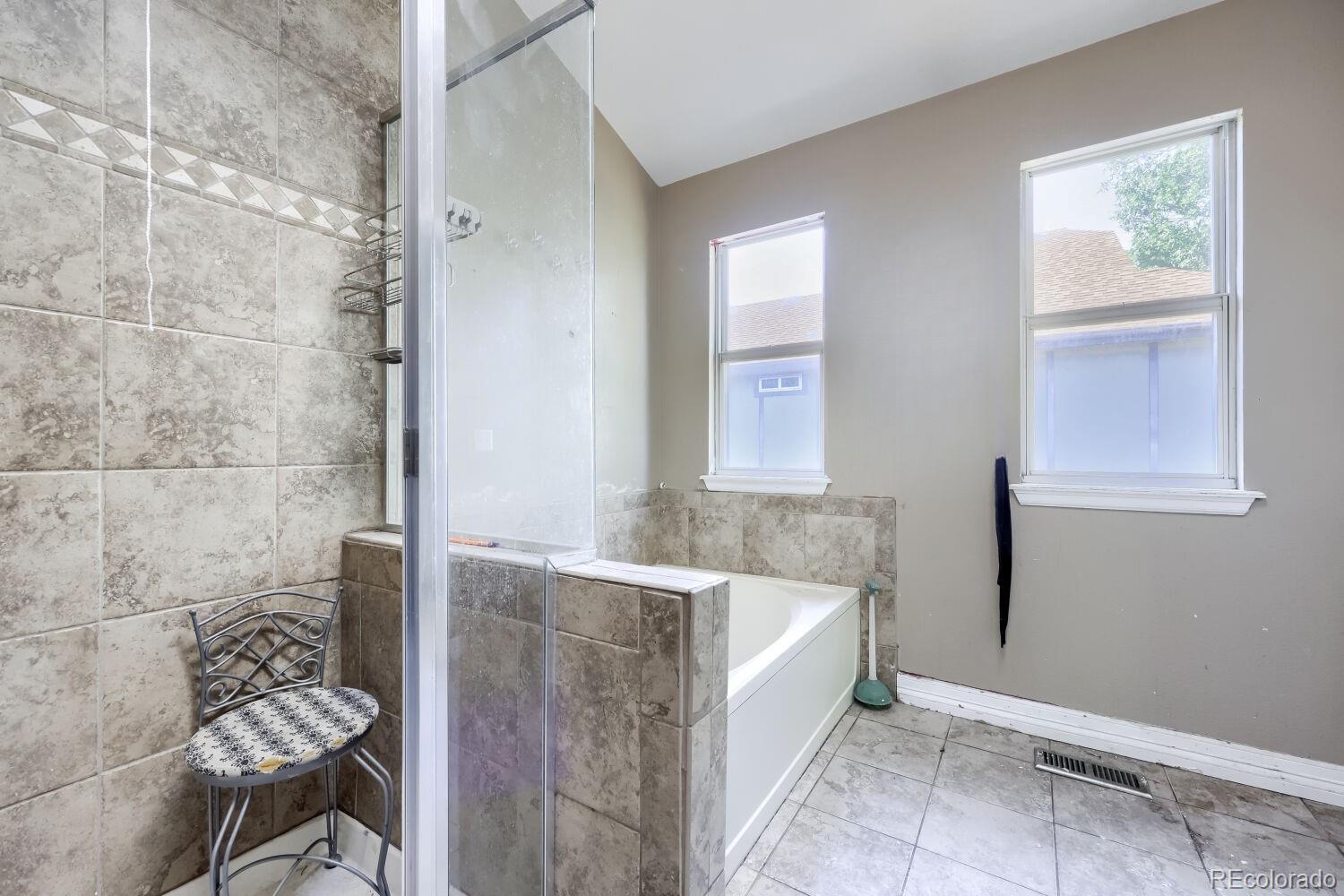 MLS Image #17 for 10602  birch street,denver, Colorado
