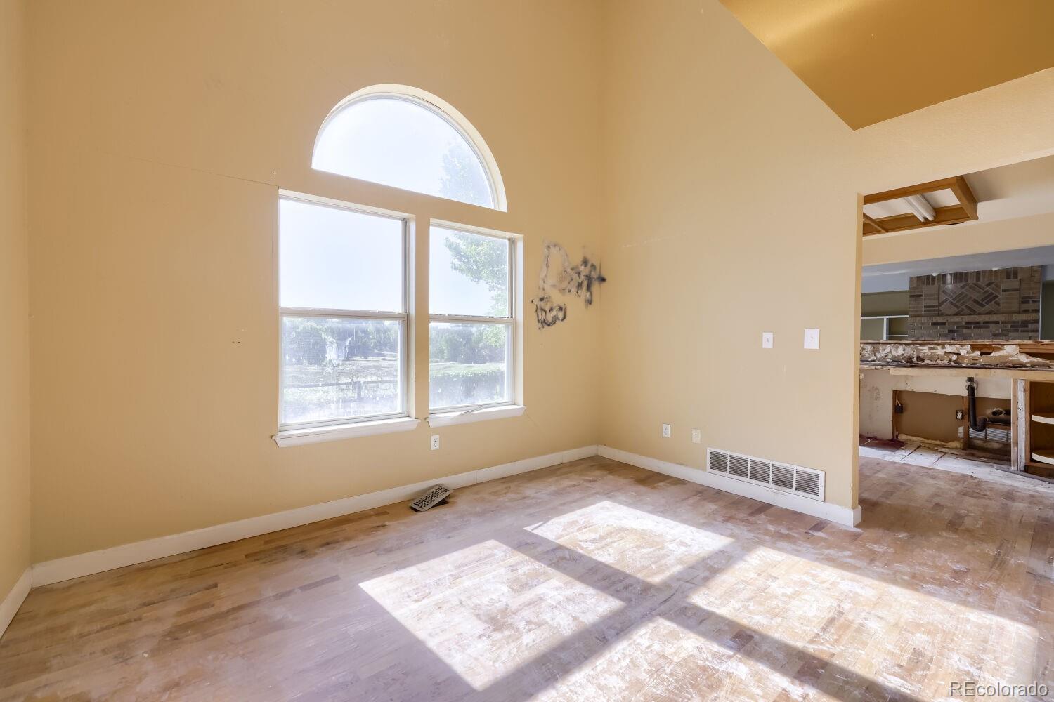 MLS Image #5 for 10602  birch street,denver, Colorado