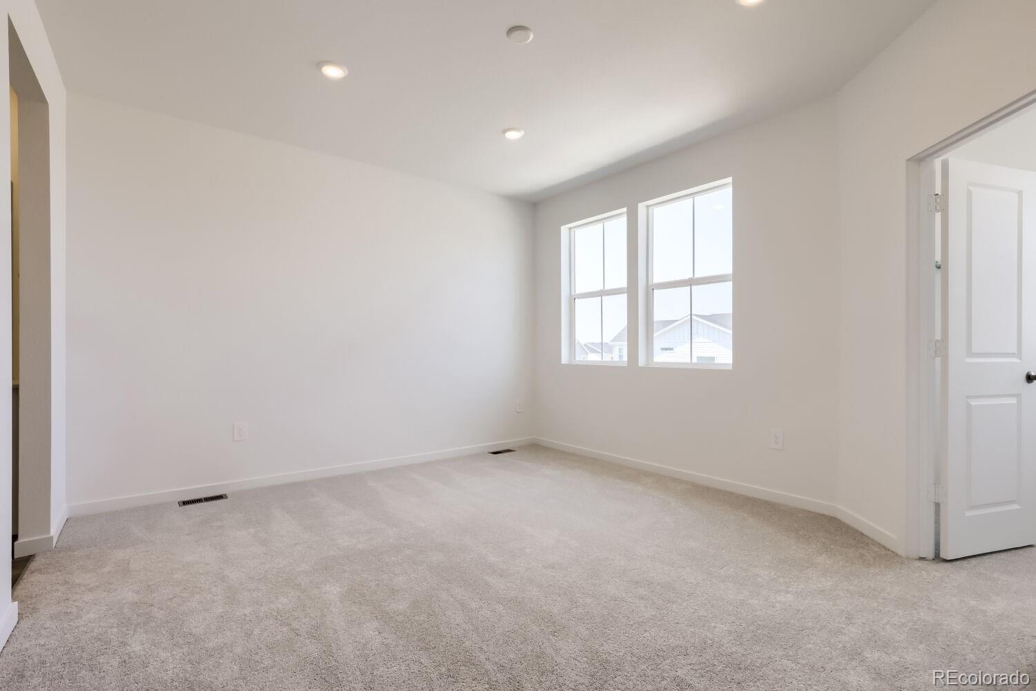 MLS Image #9 for 390 n bersshine court,watkins, Colorado