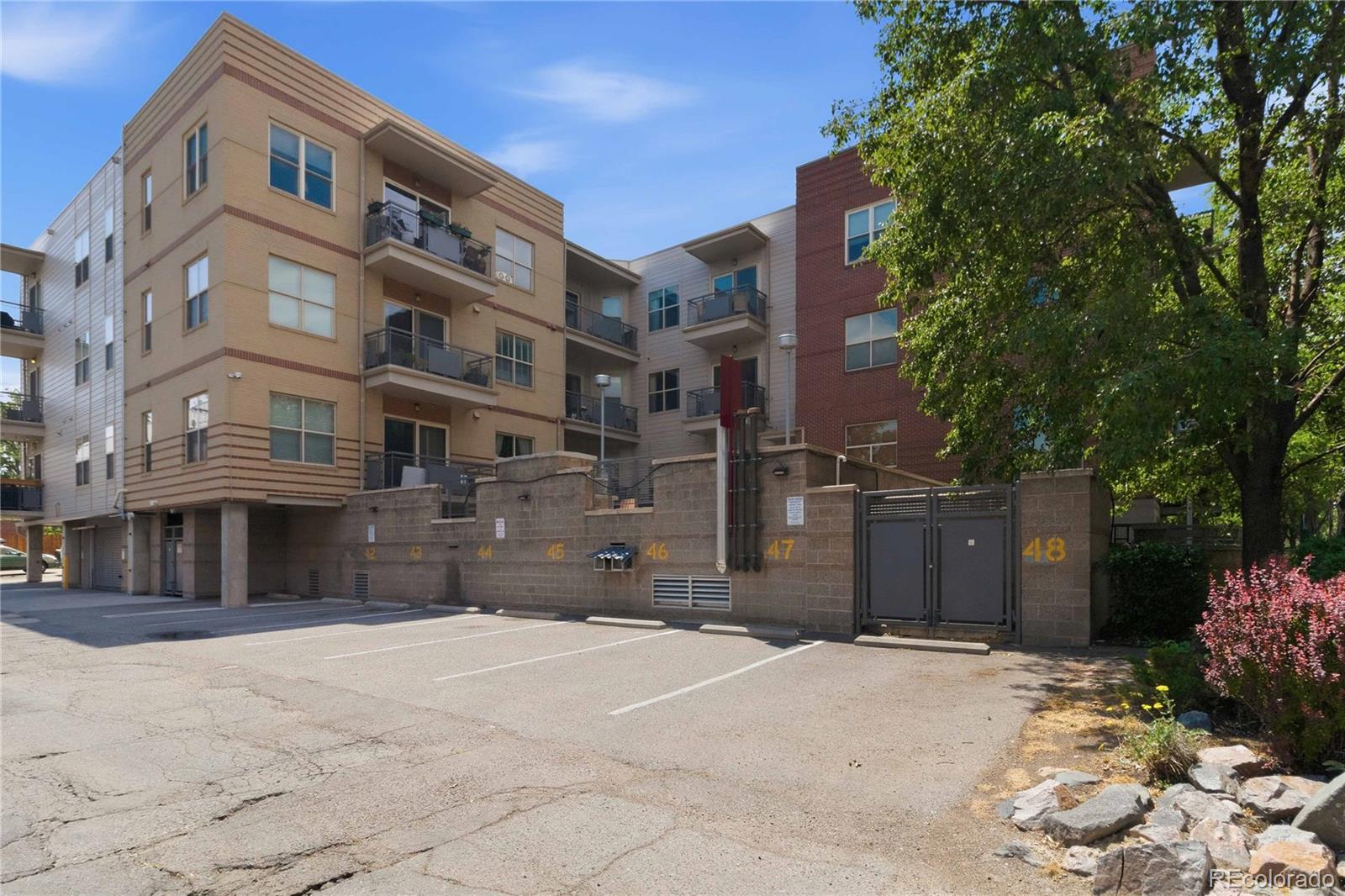 MLS Image #33 for 1700 n emerson street 304,denver, Colorado