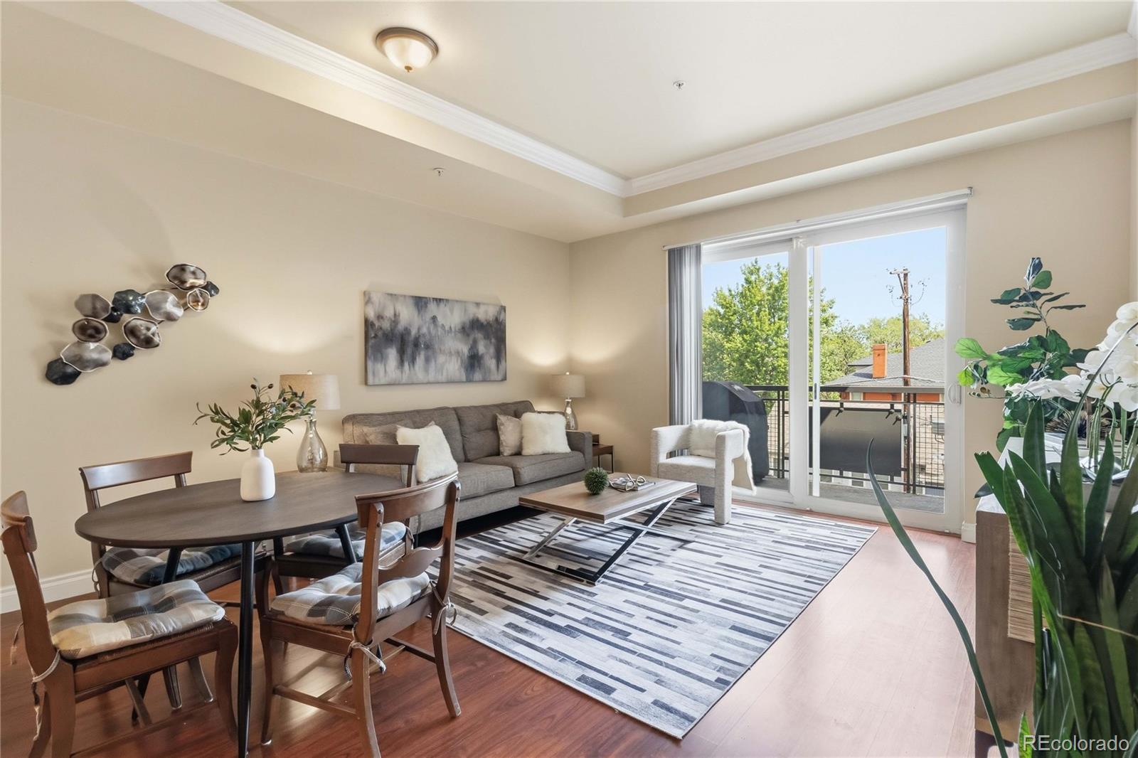 MLS Image #6 for 1700 n emerson street 304,denver, Colorado