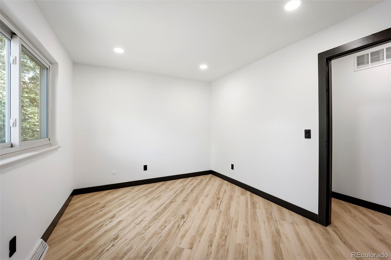 MLS Image #12 for 8414  kendall court,arvada, Colorado