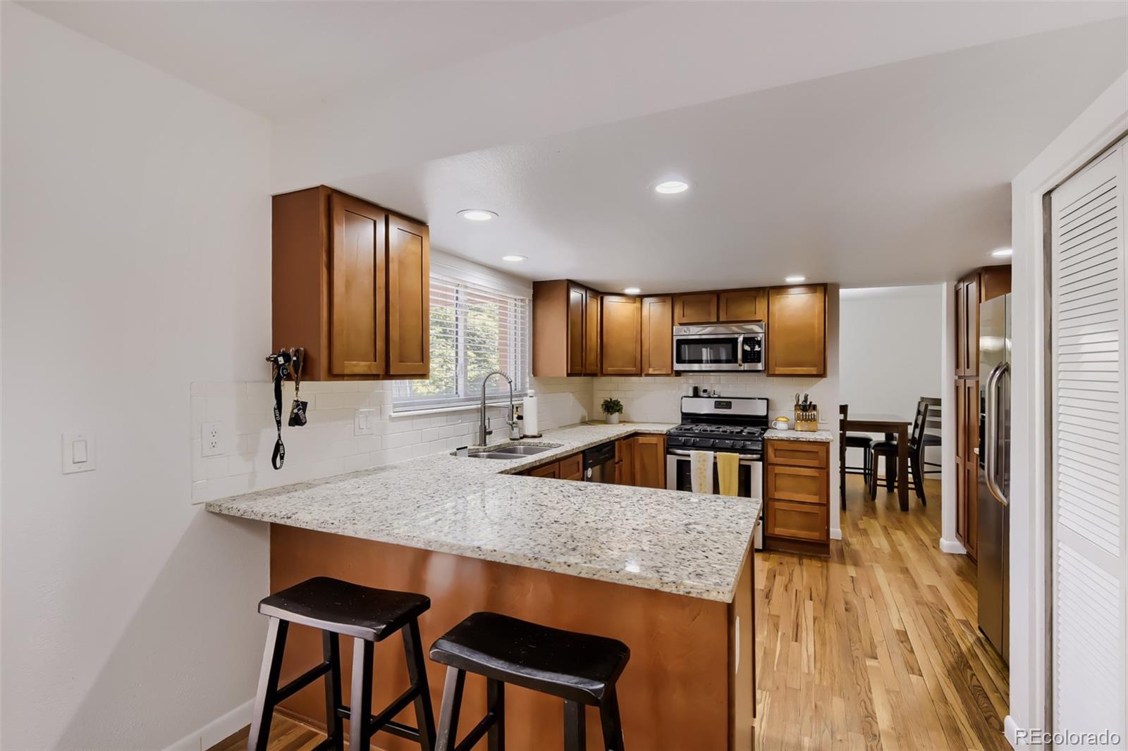 MLS Image #5 for 8416 s wildcat street,littleton, Colorado