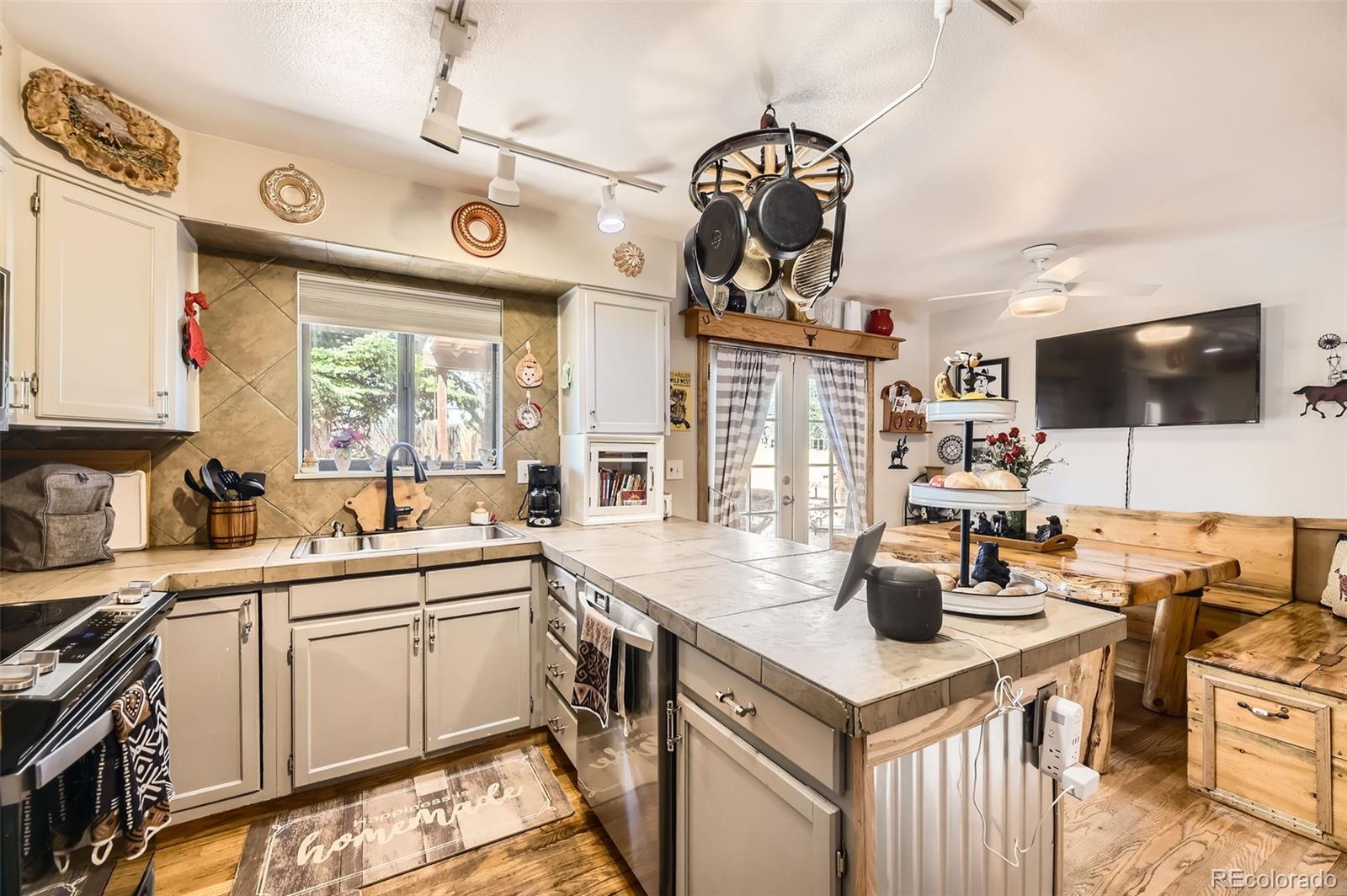 MLS Image #8 for 4845 s taft street,morrison, Colorado