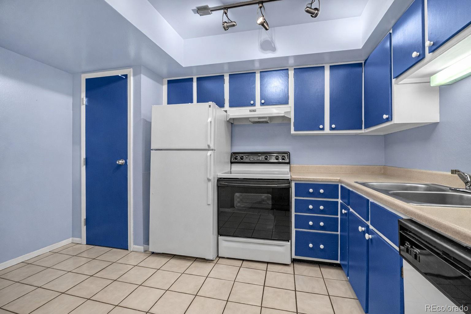 MLS Image #18 for 3550 s harlan street 174,denver, Colorado
