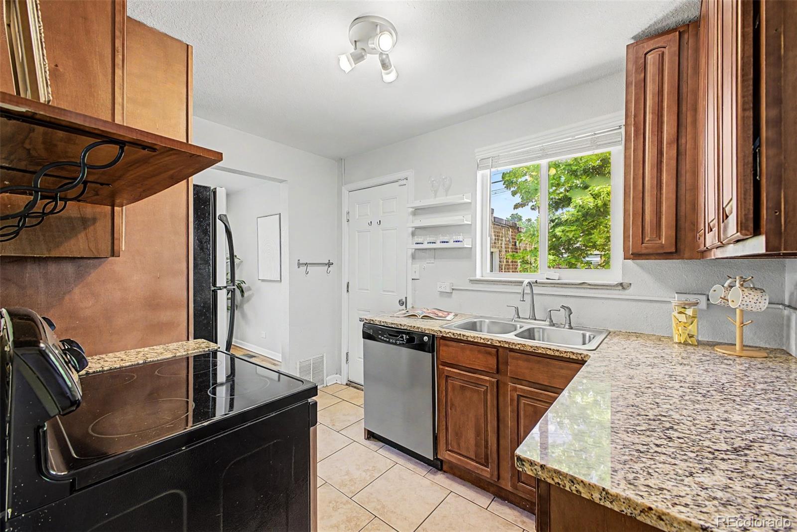 MLS Image #9 for 1414  spruce street,denver, Colorado