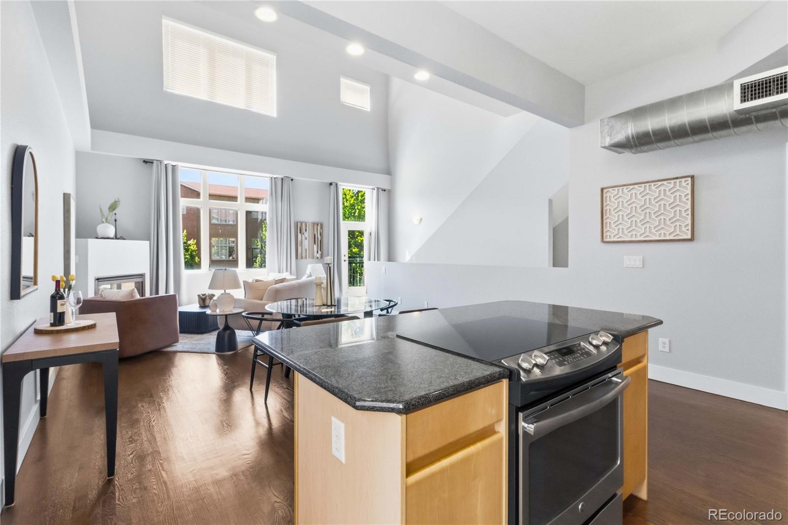 MLS Image #13 for 220  roslyn street,denver, Colorado
