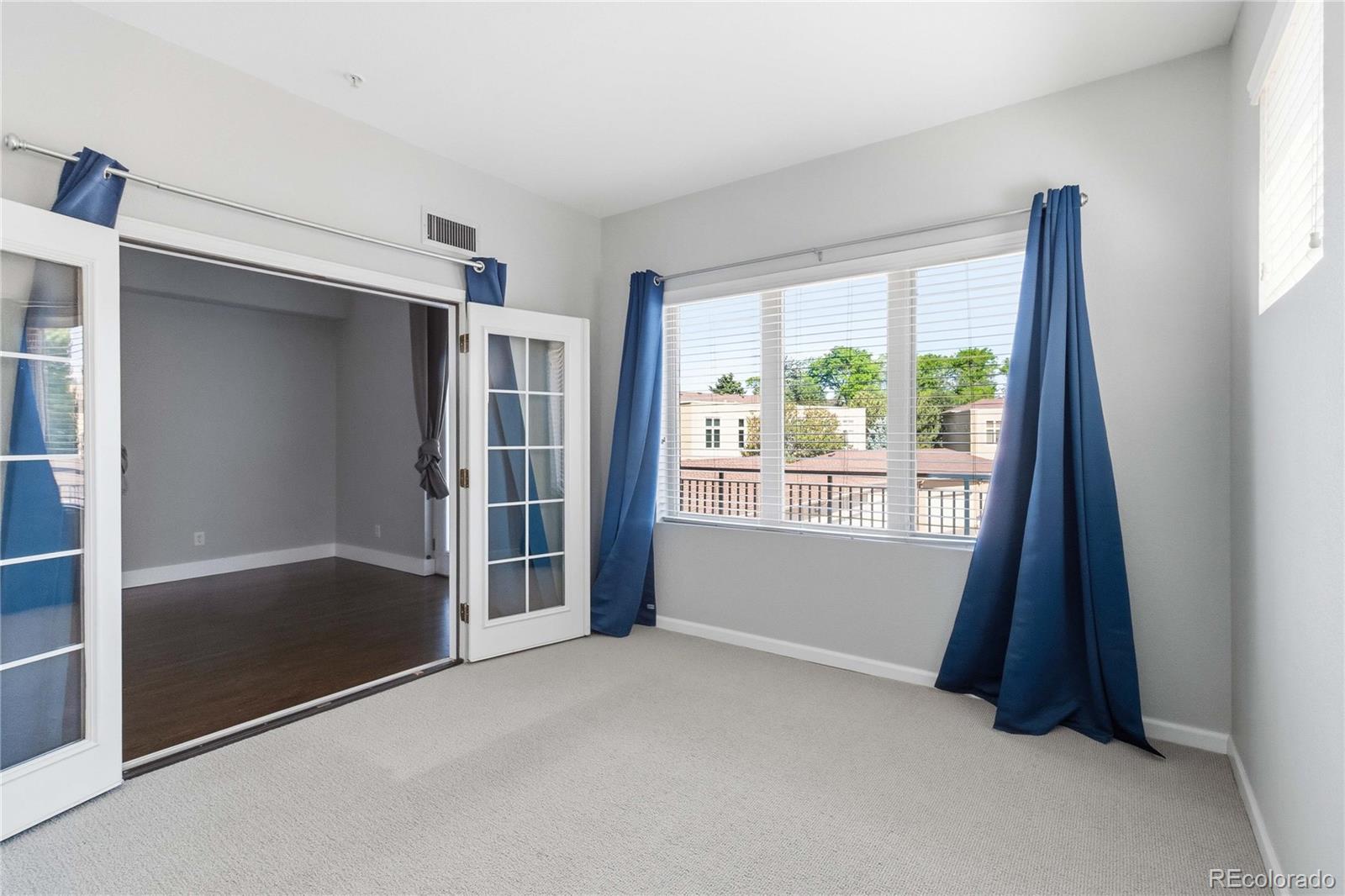 MLS Image #16 for 220  roslyn street,denver, Colorado