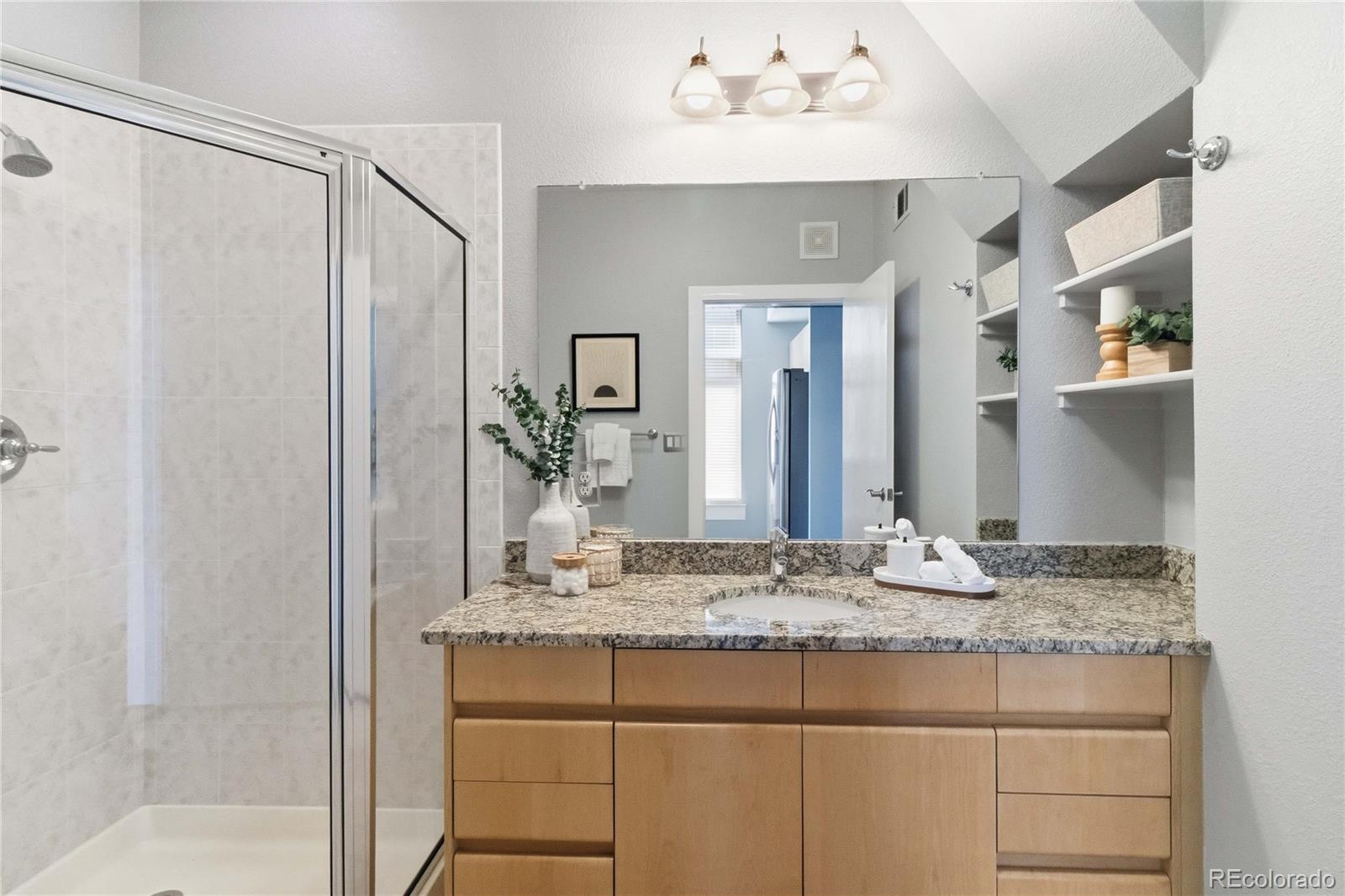 MLS Image #18 for 220  roslyn street,denver, Colorado