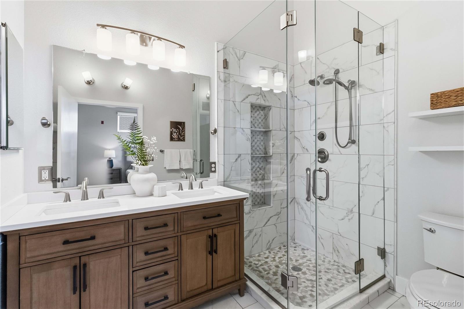 MLS Image #26 for 220  roslyn street,denver, Colorado