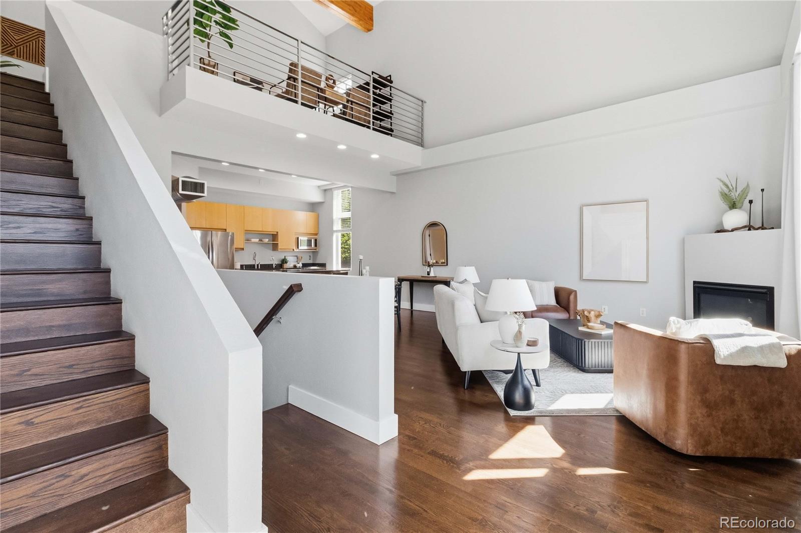 MLS Image #4 for 220  roslyn street,denver, Colorado