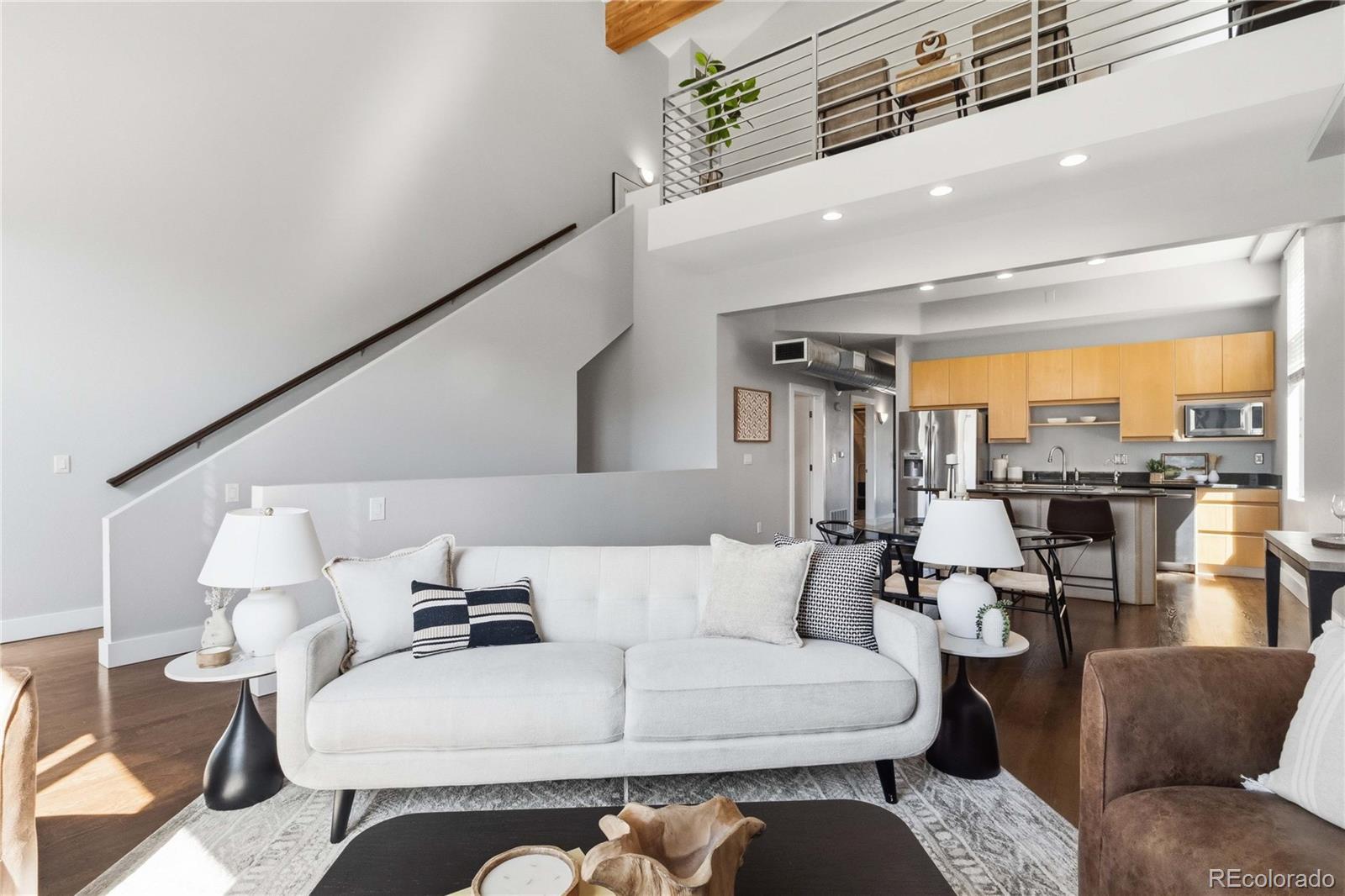 MLS Image #5 for 220  roslyn street,denver, Colorado