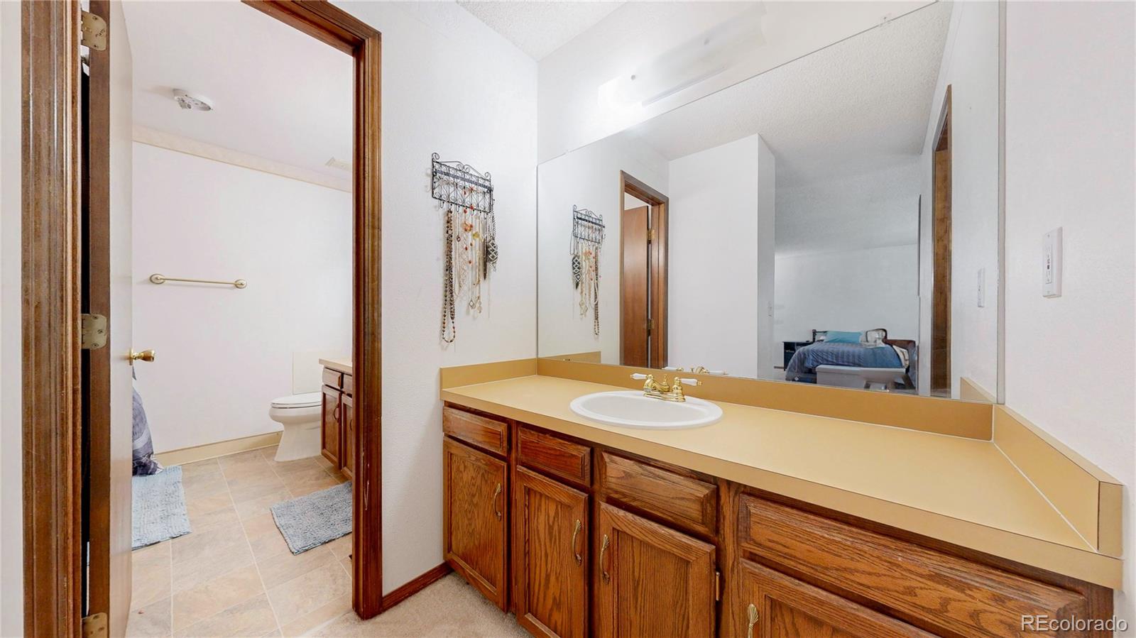 MLS Image #17 for 10208 e jewell avenue,aurora, Colorado