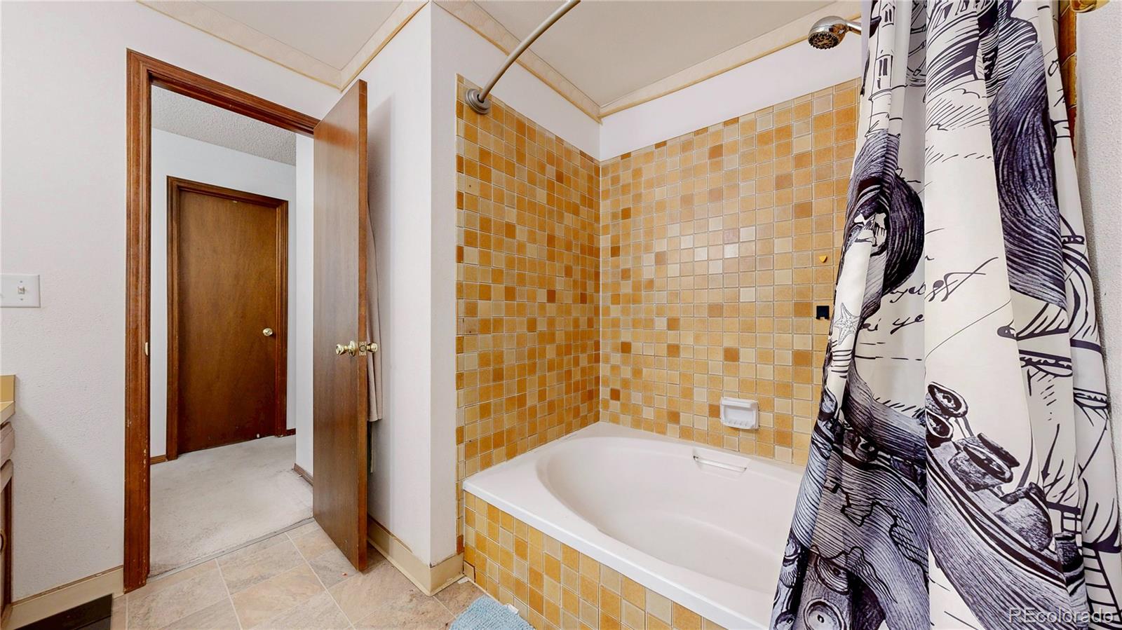 MLS Image #19 for 10208 e jewell avenue,aurora, Colorado