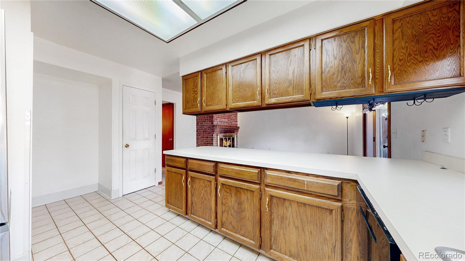 MLS Image #8 for 10208 e jewell avenue,aurora, Colorado