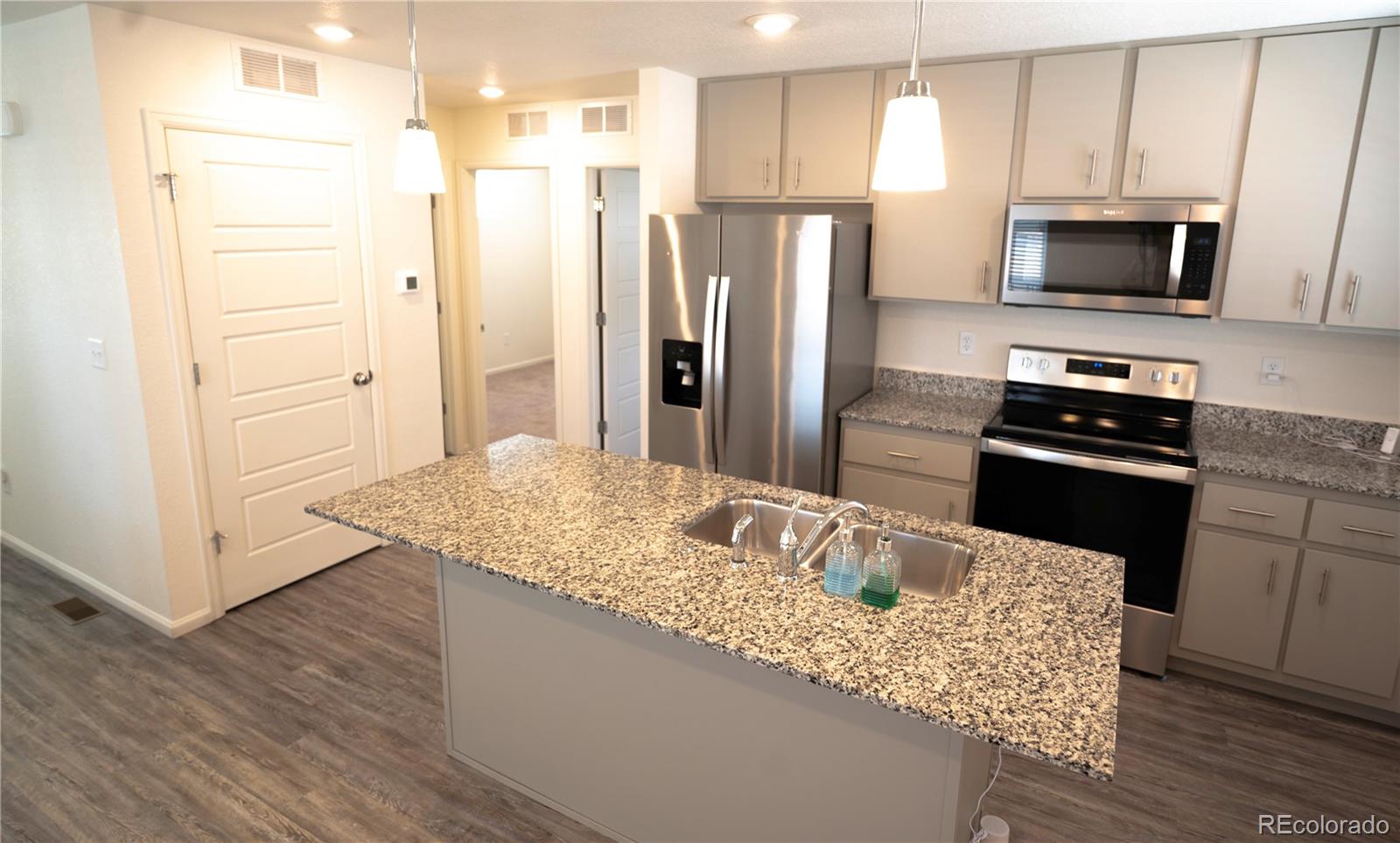MLS Image #8 for 18181 e 51st avenue,denver, Colorado