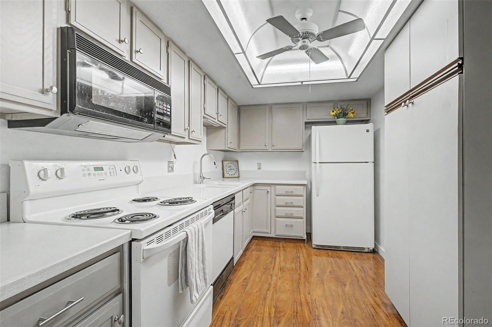 MLS Image #10 for 13902 e marina drive,aurora, Colorado