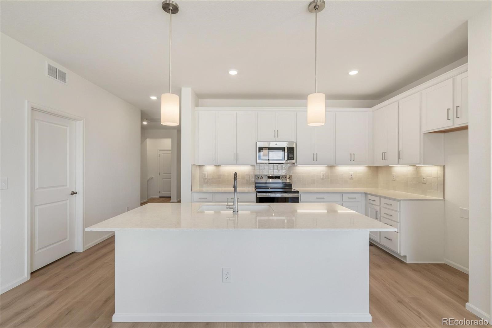 MLS Image #11 for 1730 s gold bug way,aurora, Colorado