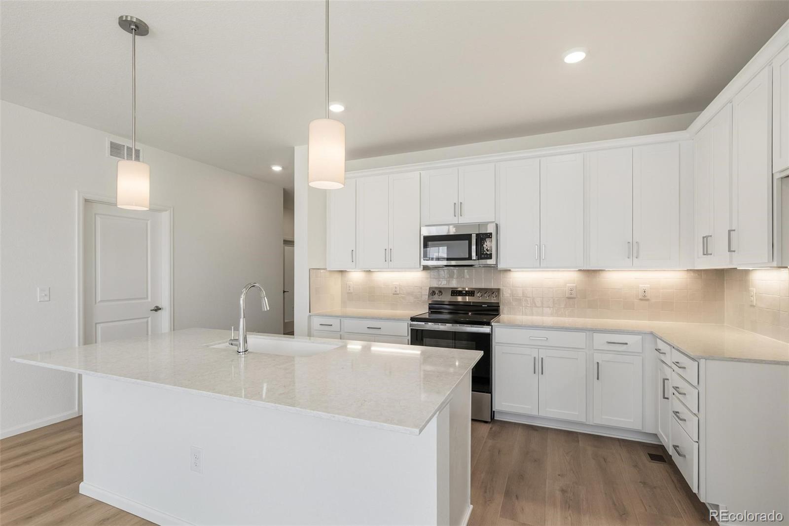 MLS Image #12 for 1730 s gold bug way,aurora, Colorado